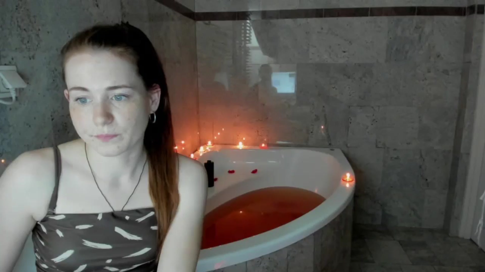 Gallery image thumbnail from Moonshinee's myfreecams stream on, 05/01/2025, 17:02 image 17 of 20