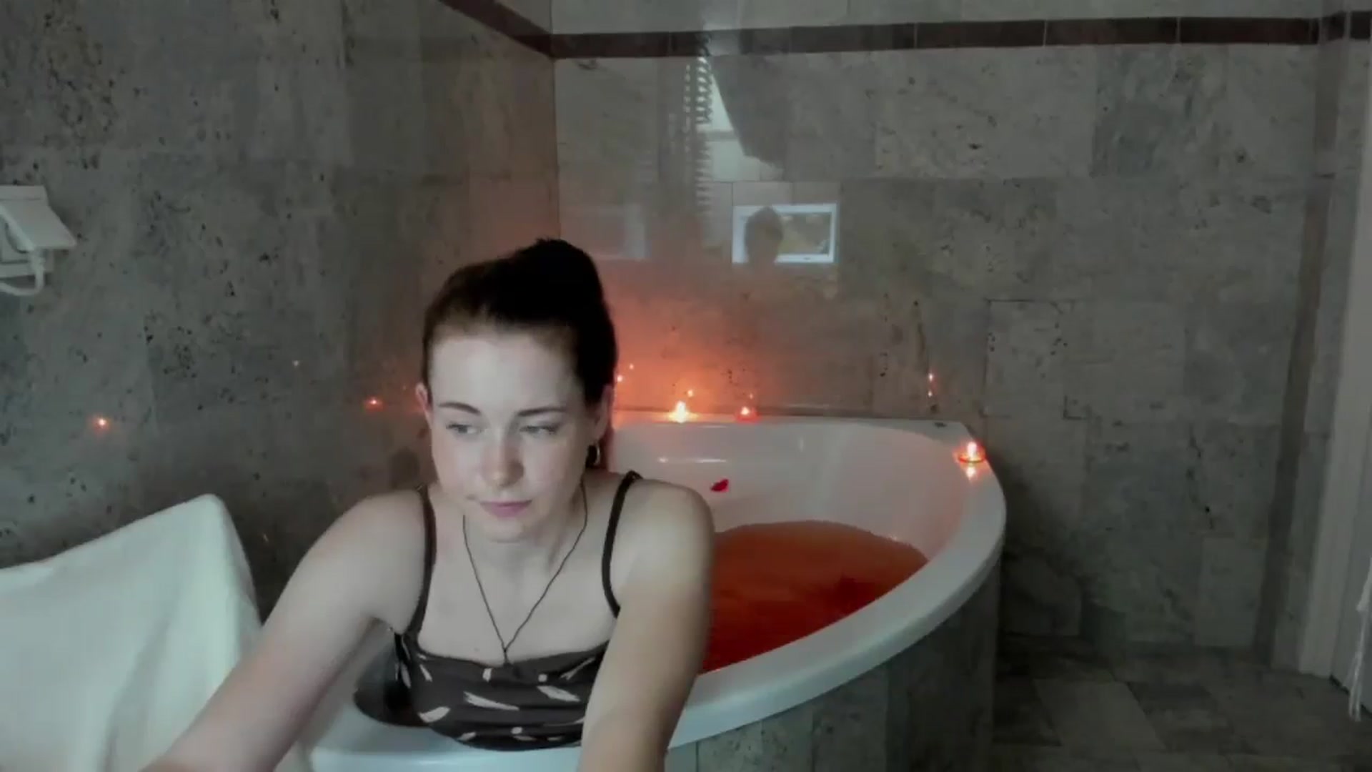 Gallery image thumbnail from Moonshinee's myfreecams stream on, 05/01/2025, 17:02 image 9 of 20