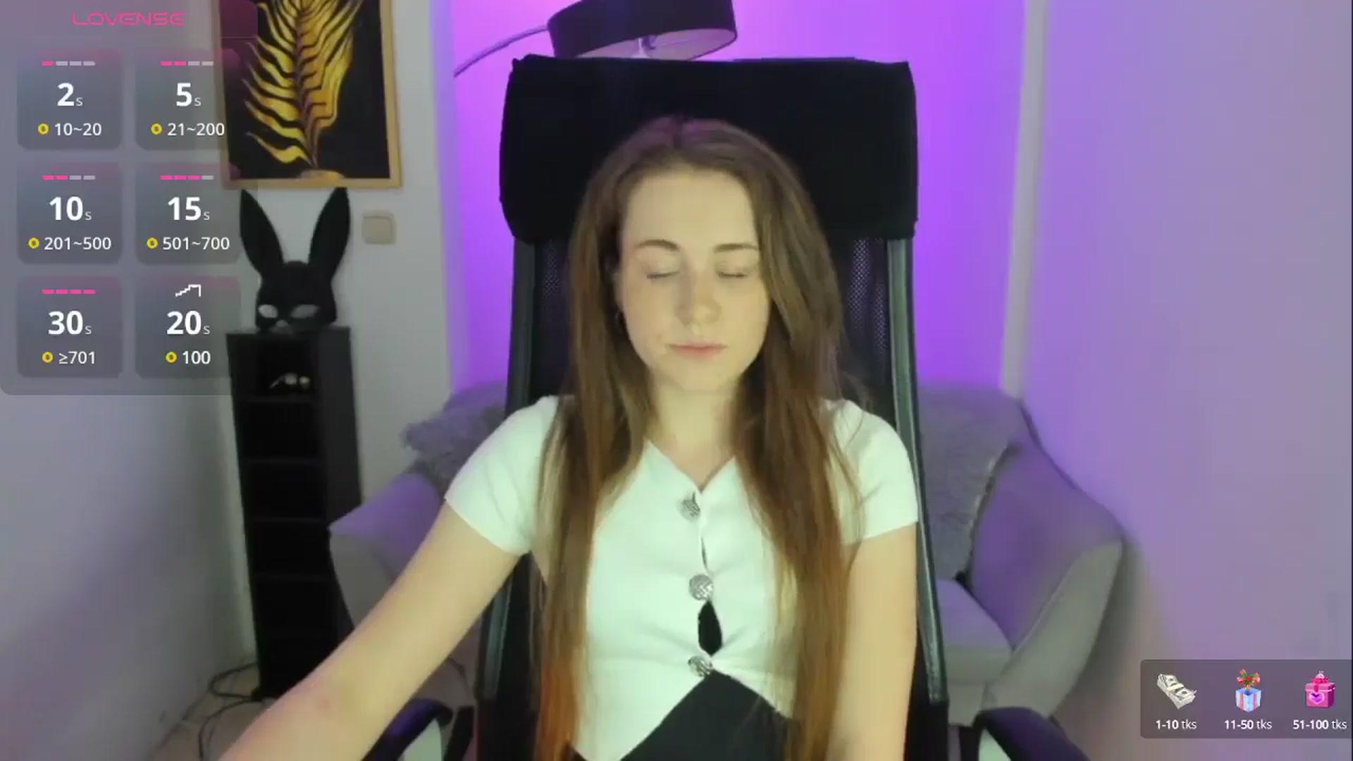 Gallery image thumbnail from Moonshinee's myfreecams stream on, 05/01/2025, 17:58 image 13 of 20