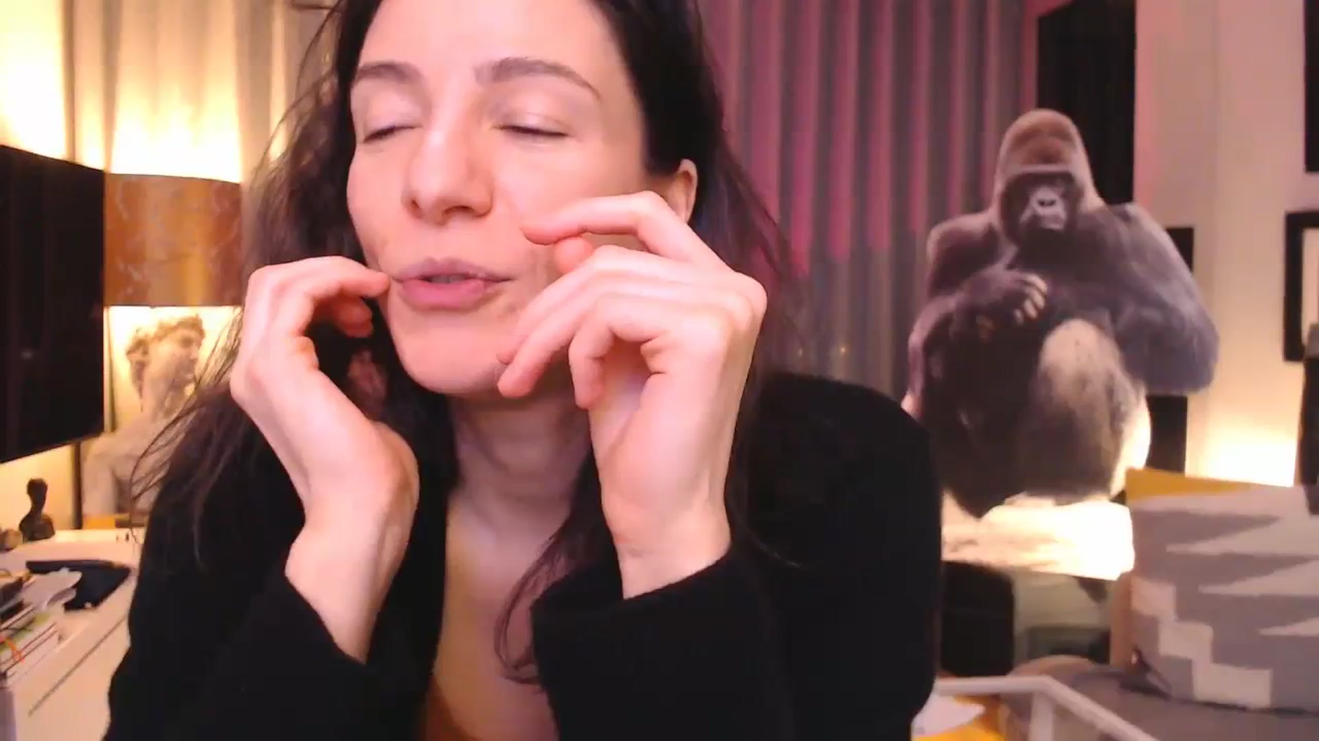 Gallery image thumbnail from Mora_Marvels's myfreecams stream on, 12/11/2023, 02:39 image 18 of 20