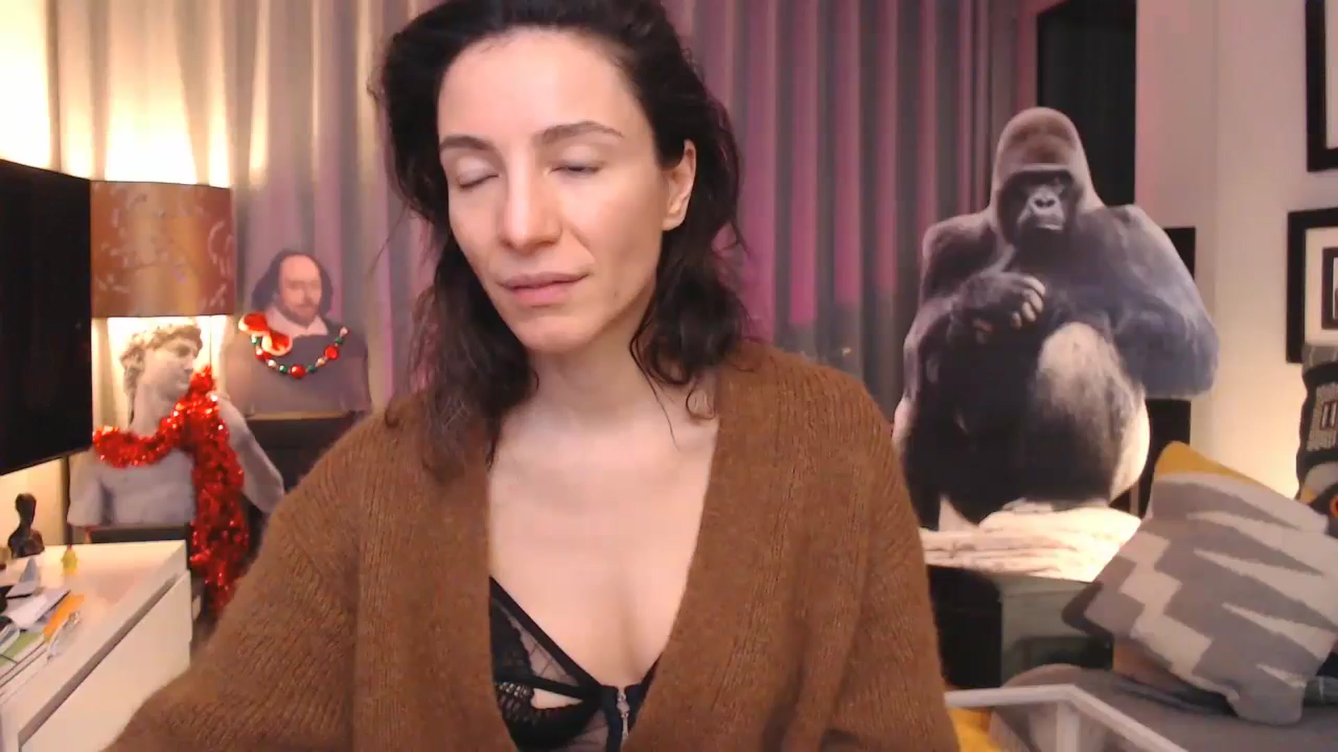 Gallery image thumbnail from Mora_Marvels's myfreecams stream on, 12/27/2023, 03:02 image 1 of 20