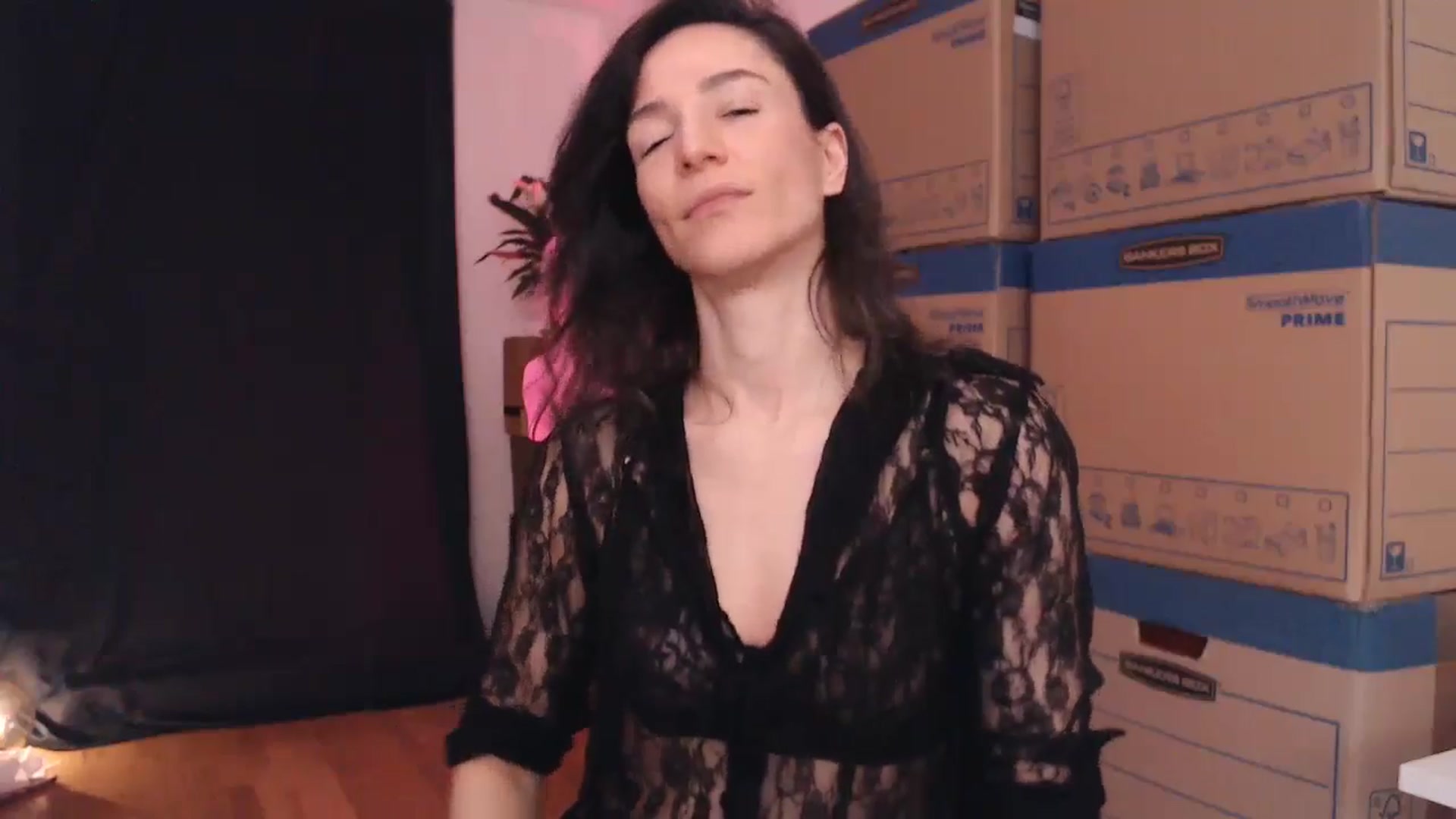 Gallery image thumbnail from Mora_Marvels's myfreecams stream on, 07/13/2024, 01:45 image 17 of 20
