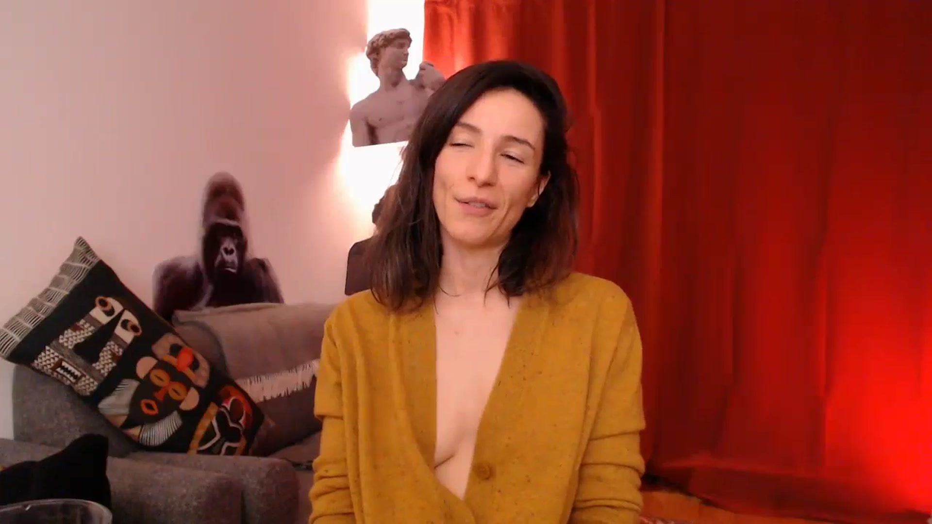 Gallery image thumbnail from Mora_Marvels's myfreecams stream on, 12/13/2024, 02:26 image 12 of 20