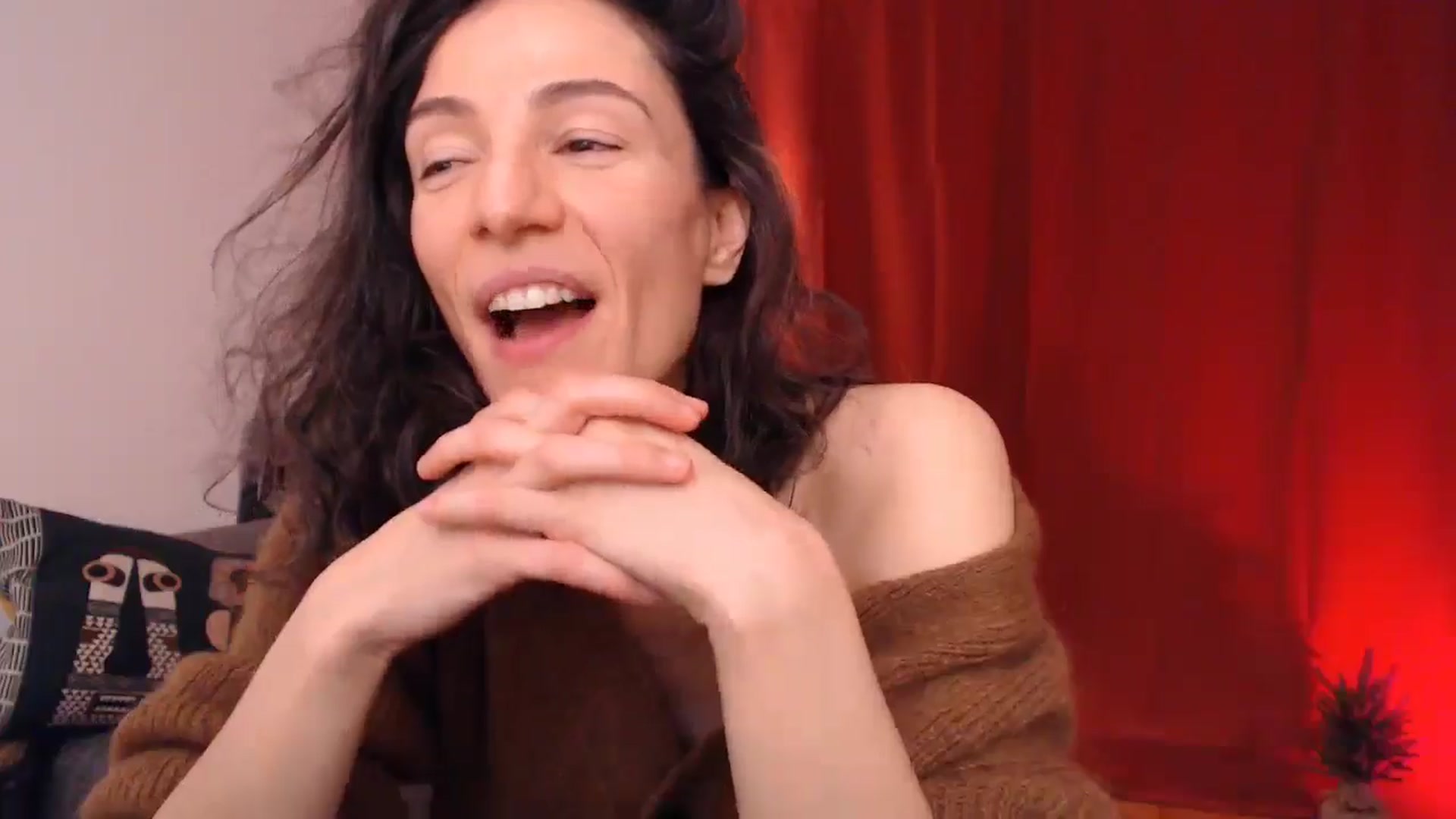 Gallery image thumbnail from Mora_Marvels's myfreecams stream on, 12/18/2024, 02:01 image 13 of 20