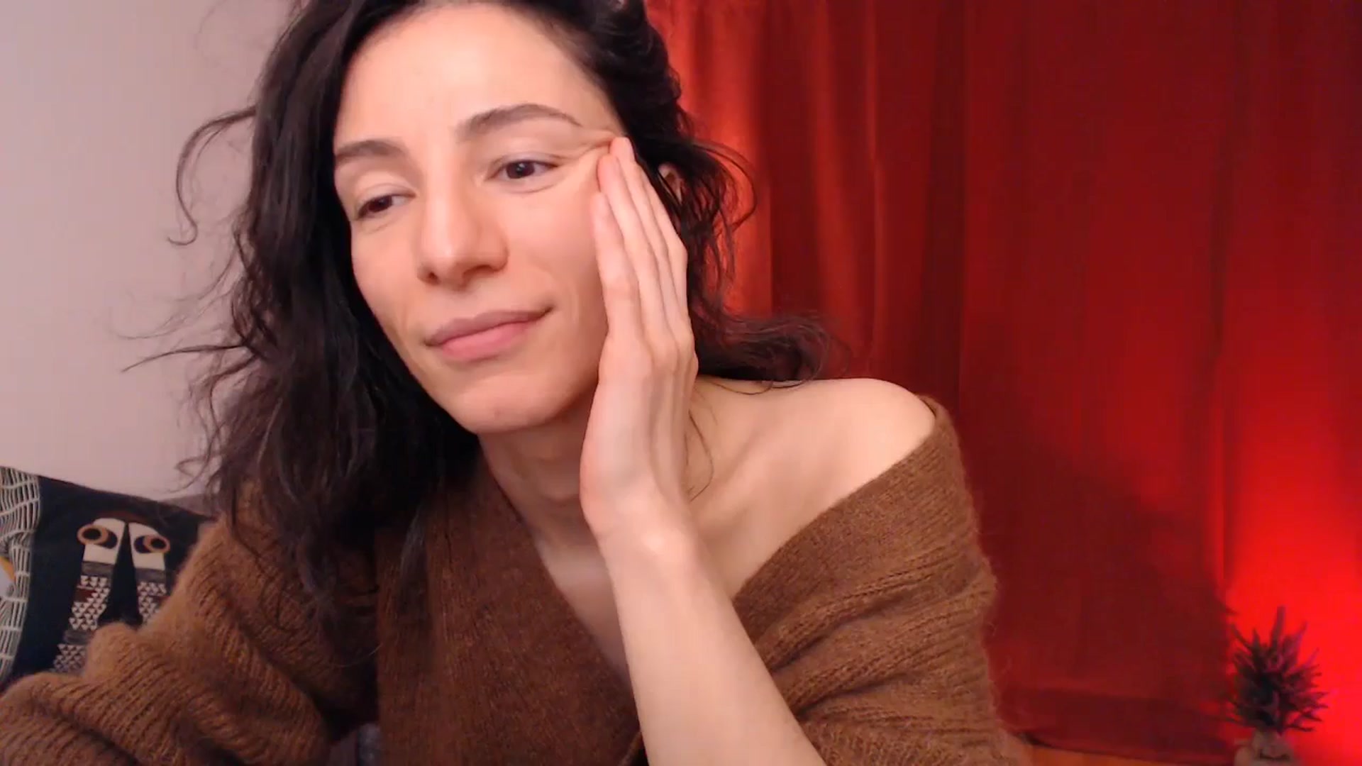 Gallery image thumbnail from Mora_Marvels's myfreecams stream on, 12/18/2024, 02:01 image 11 of 20
