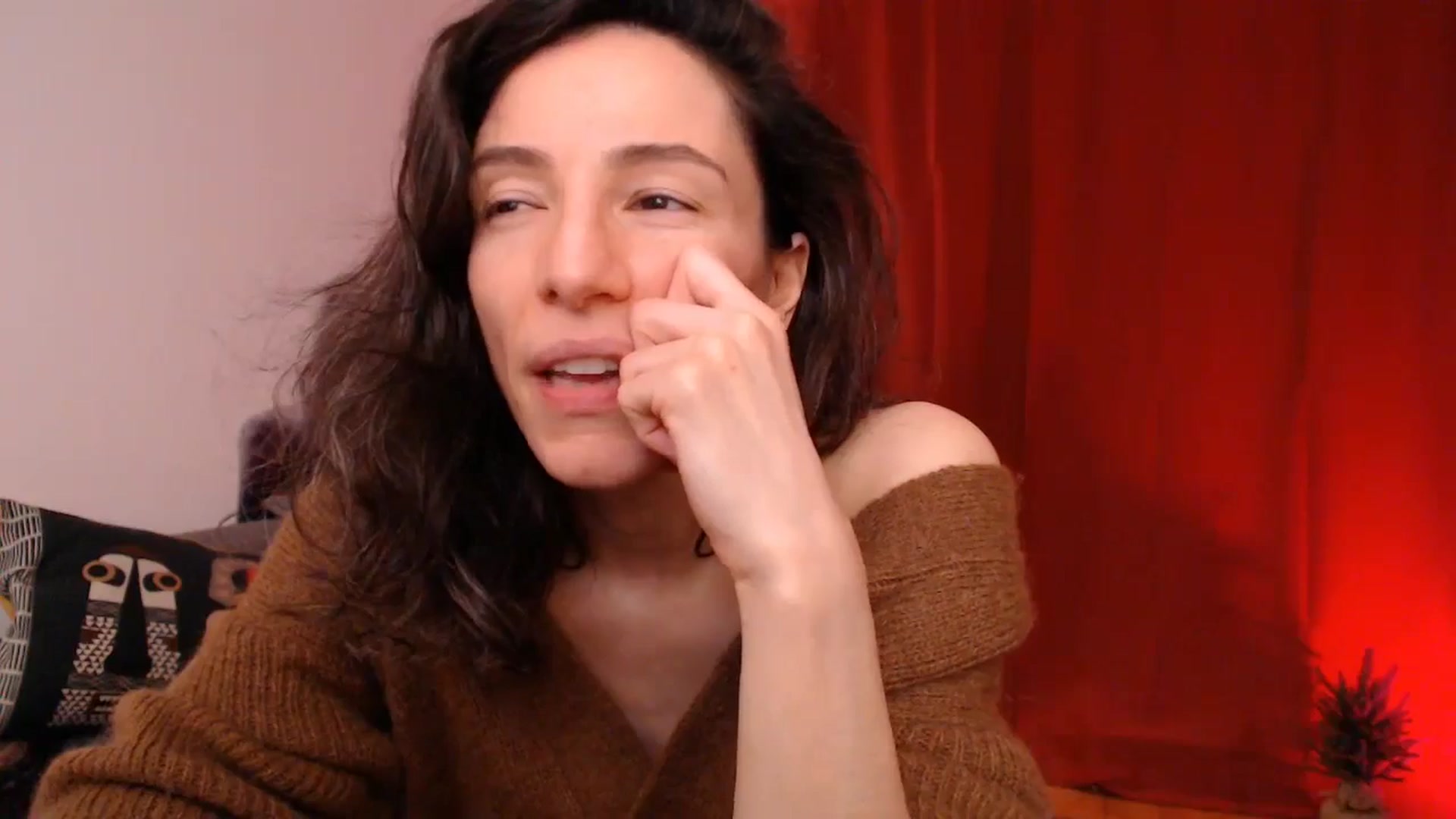 Gallery image thumbnail from Mora_Marvels's myfreecams stream on, 12/18/2024, 02:01 image 19 of 20