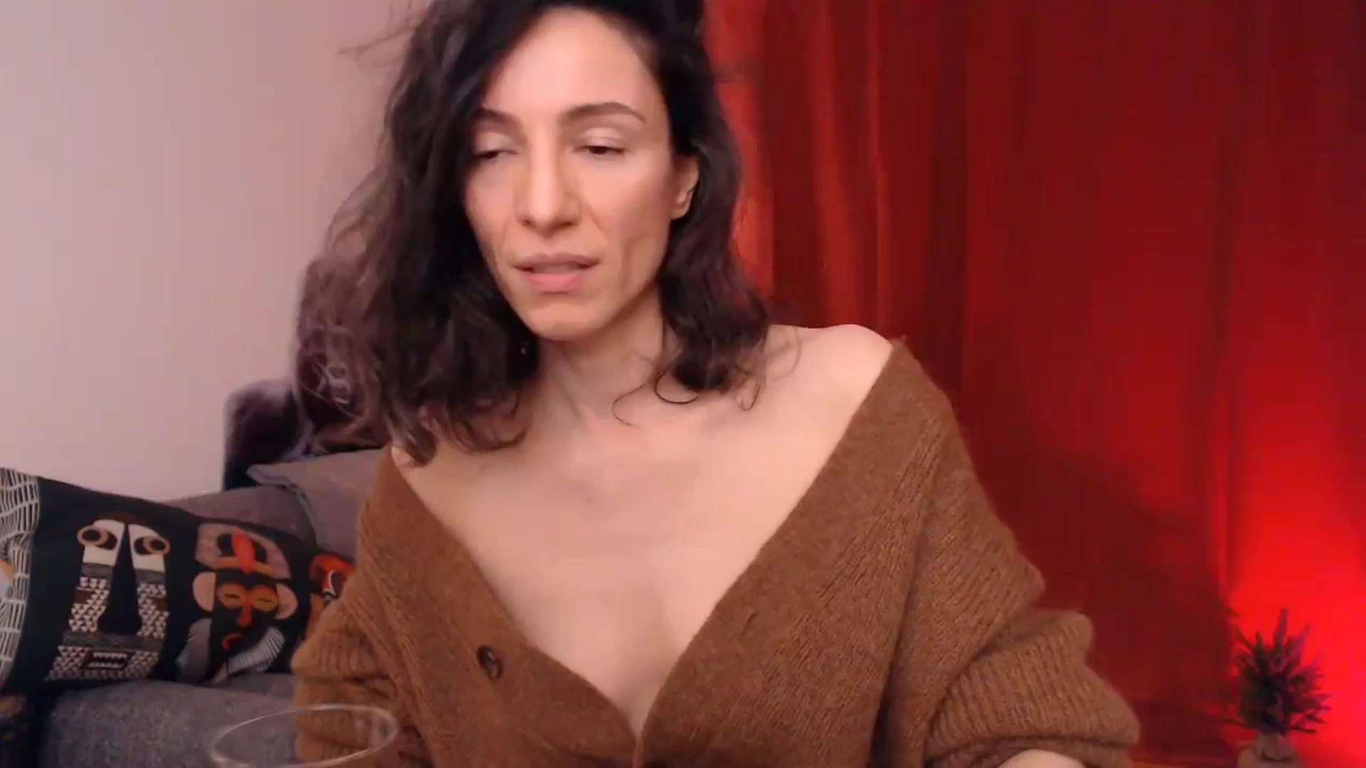 Gallery image thumbnail from Mora_Marvels's myfreecams stream on, 12/18/2024, 02:01 image 15 of 20