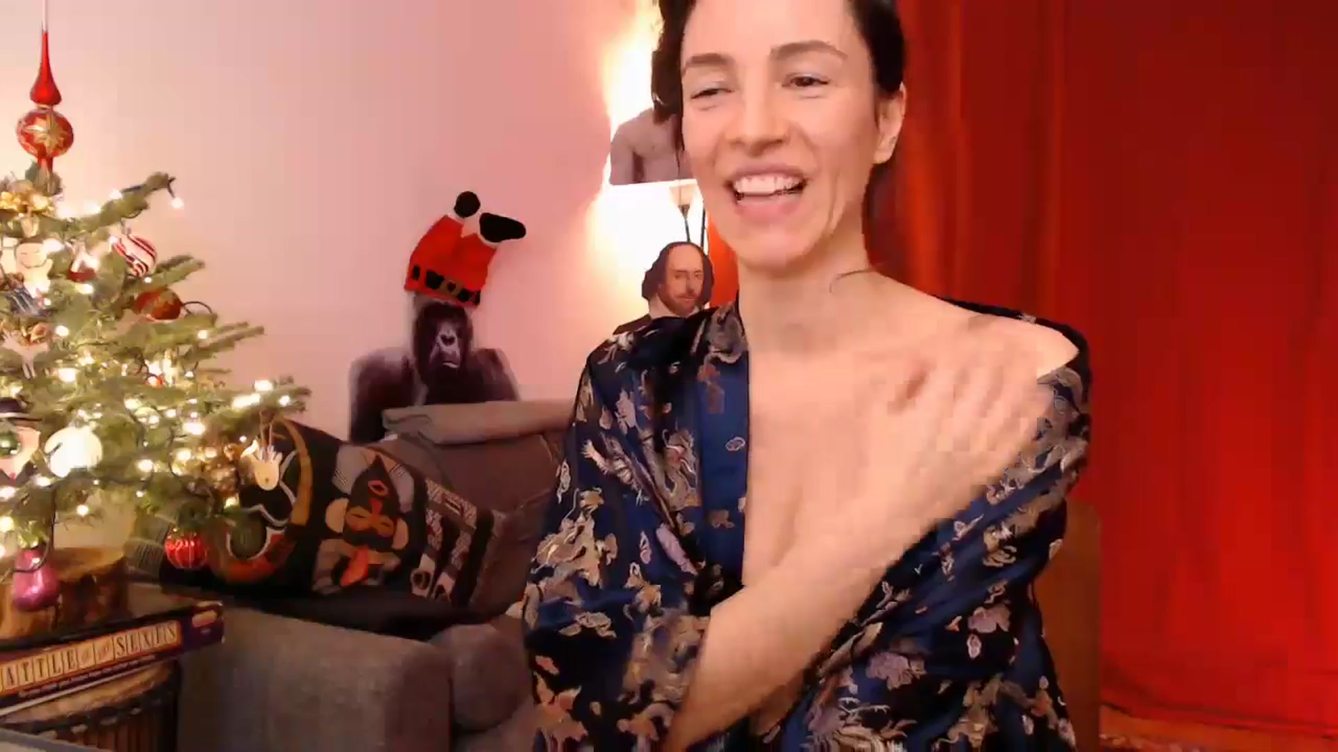 Gallery image thumbnail from Mora_Marvels's myfreecams stream on, 12/24/2024, 02:24 image 9 of 20