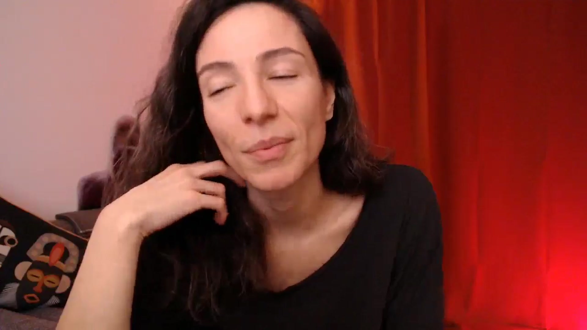Gallery image thumbnail from Mora_Marvels's myfreecams stream on, 04/14/2025, 02:34 image 17 of 20