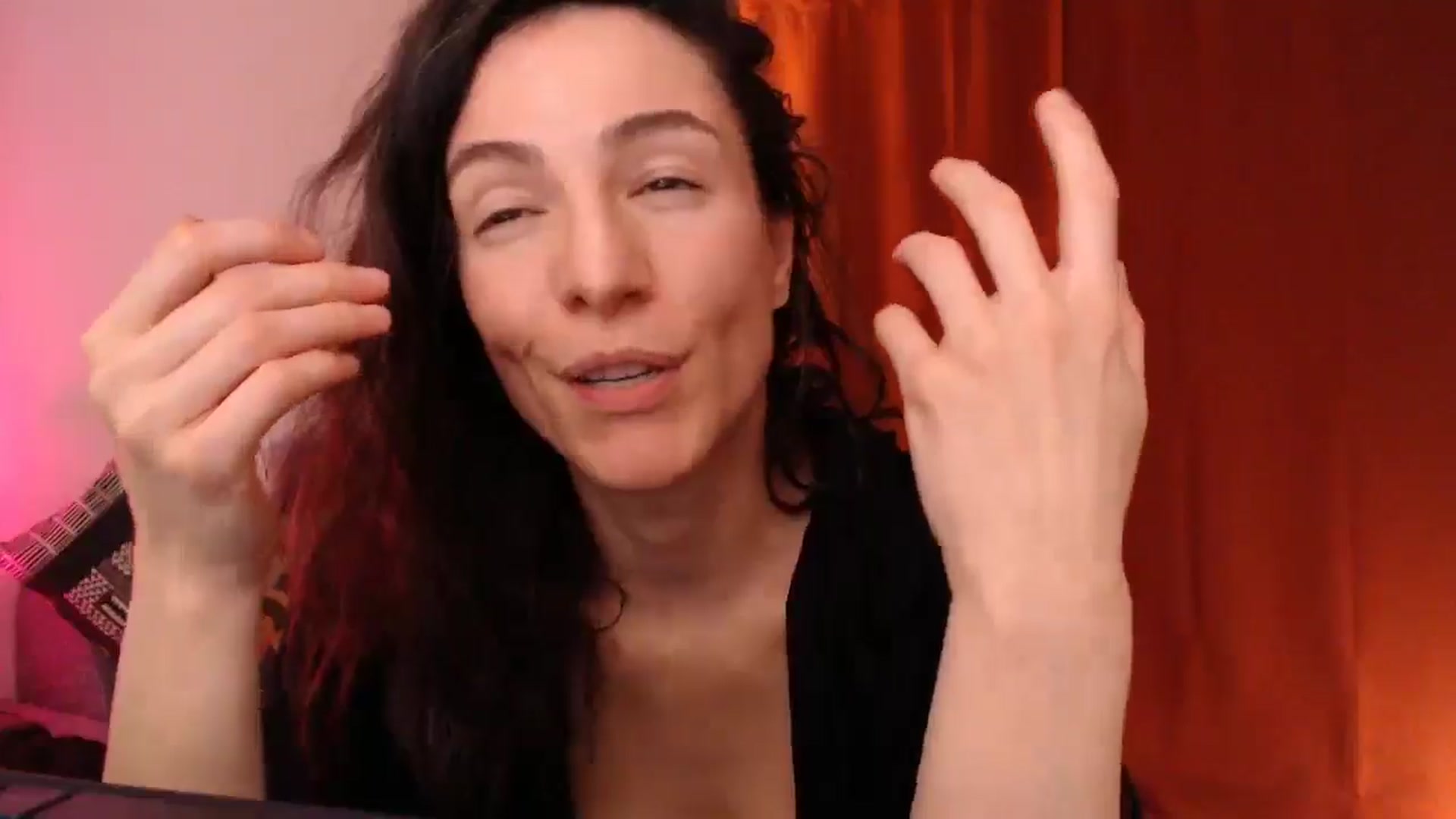 Gallery image thumbnail from Mora_Marvels's myfreecams stream on, 04/27/2025, 02:55 image 4 of 20