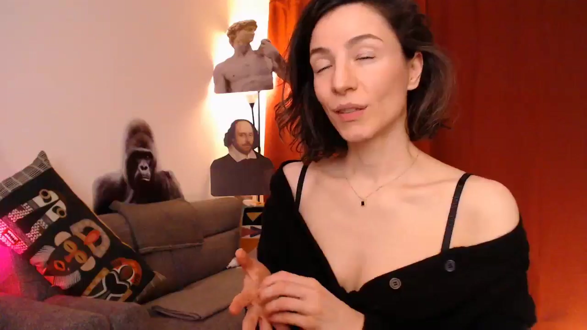Gallery image thumbnail from Mora_Marvels's myfreecams stream on, 05/17/2025, 24:47 image 18 of 20