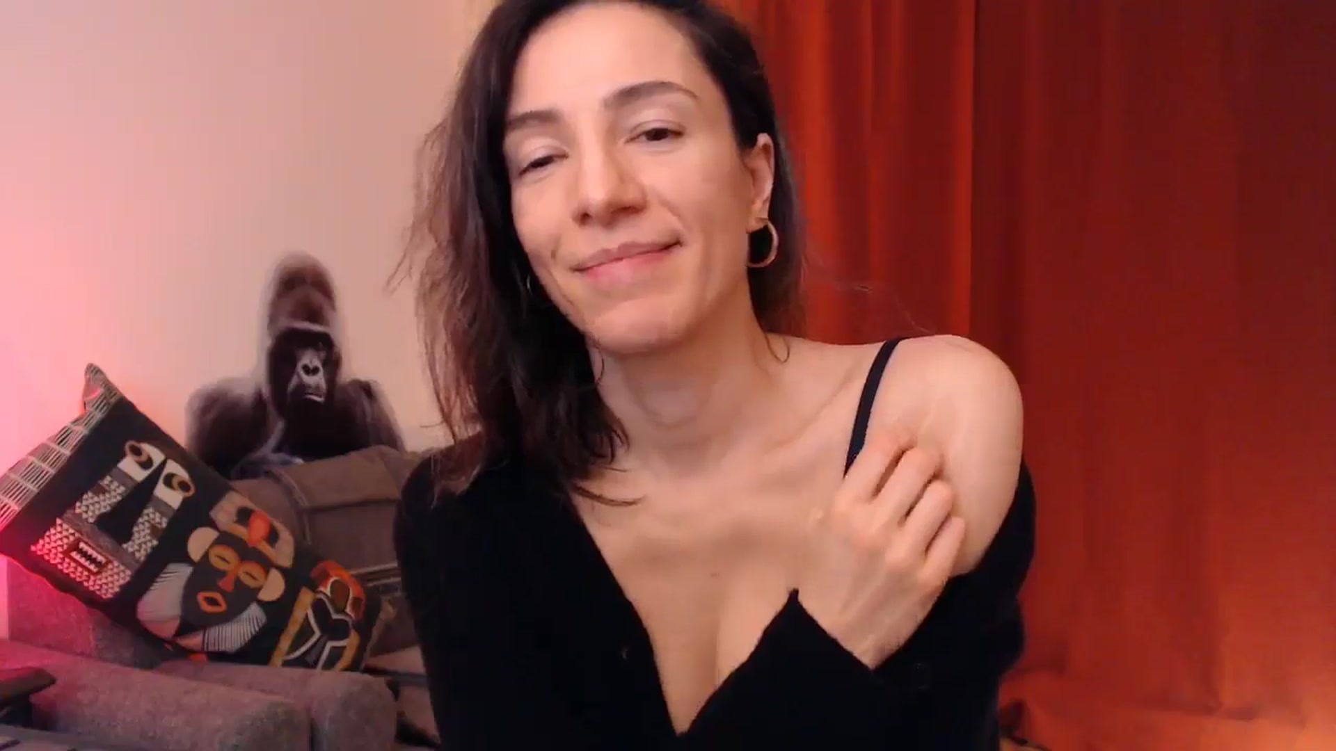 Gallery image thumbnail from Mora_Marvels's myfreecams stream on, 11/23/2025, 24:06 image 16 of 20