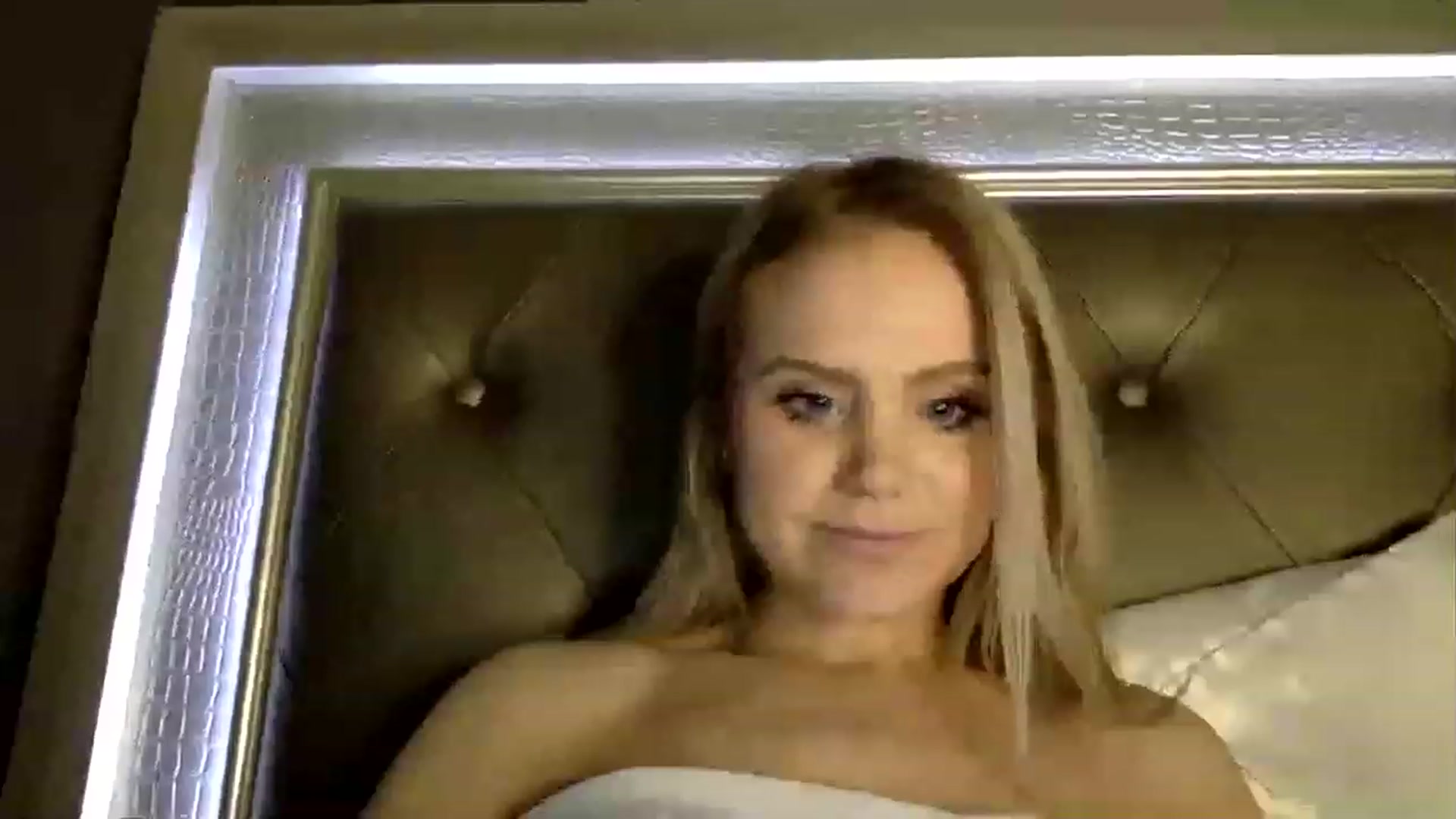 Gallery image thumbnail from More4mia's myfreecams stream on, 01/04/2023, 05:33 image 13 of 20