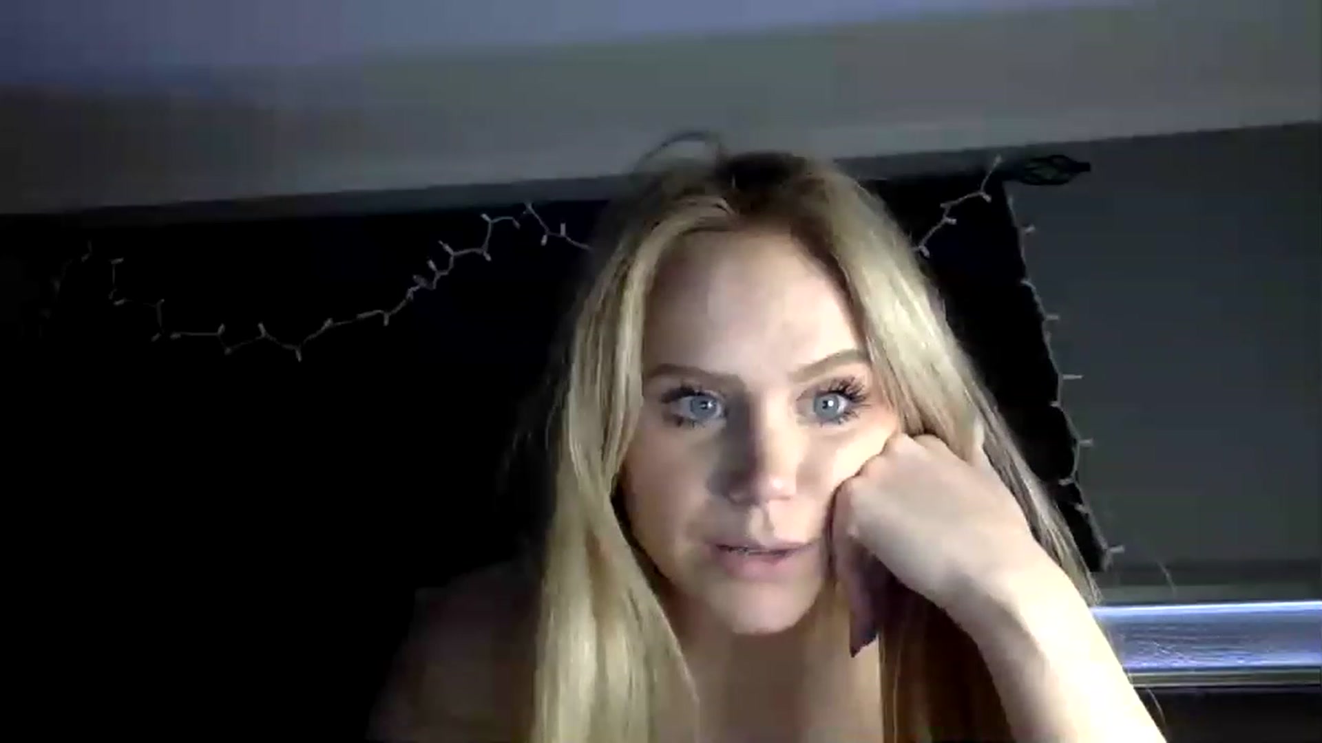 Gallery image thumbnail from More4mia's myfreecams stream on, 01/04/2023, 05:33 image 3 of 20