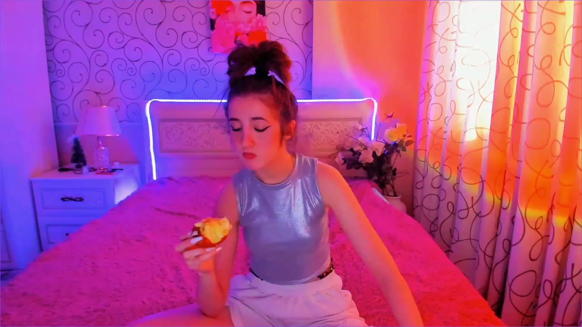 Gallery image thumbnail from Moroccandia's myfreecams stream on, 03/14/2023, 11:25 image 2 of 20
