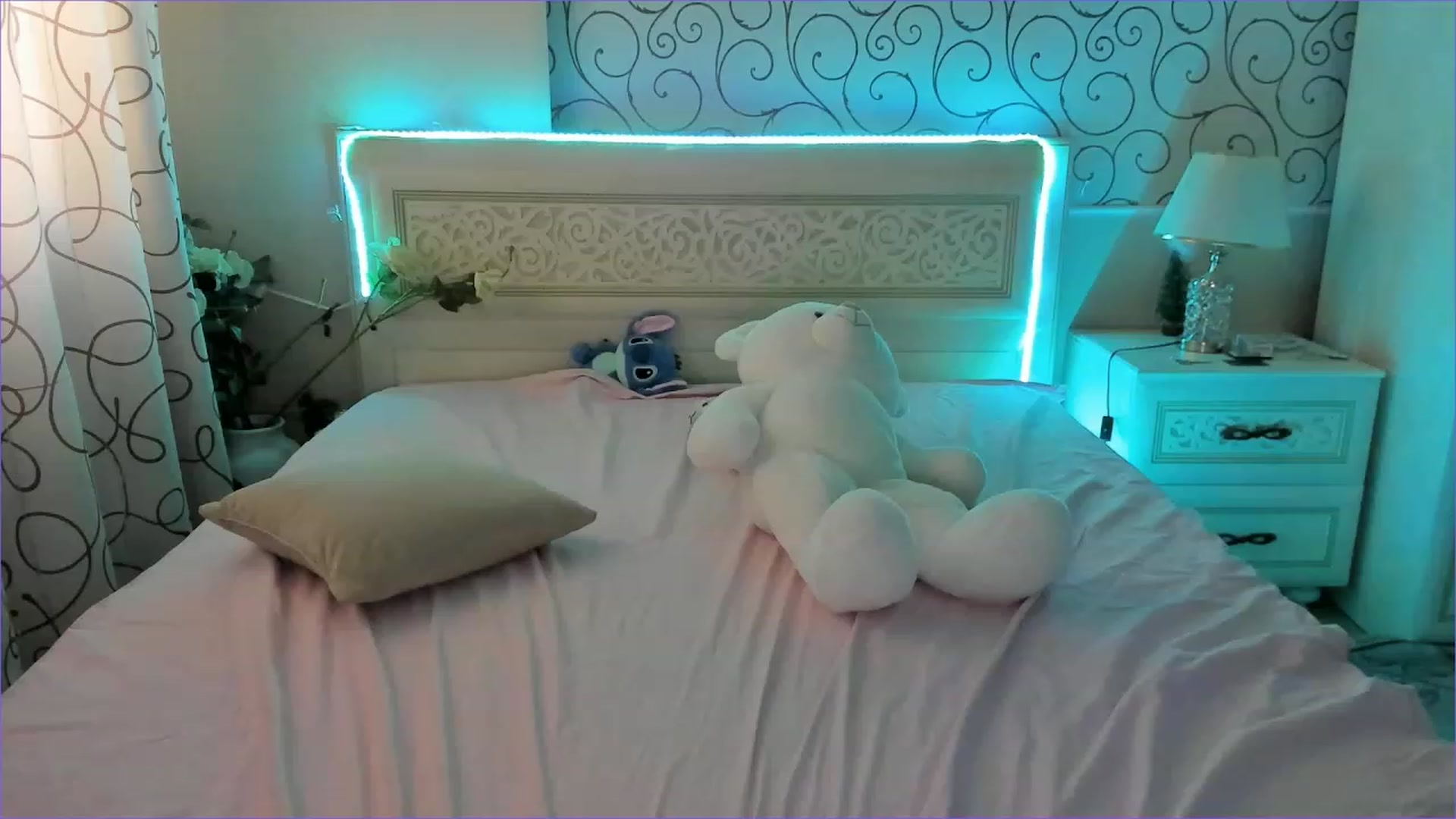 Gallery image thumbnail from Moroccandia's myfreecams stream on, 06/21/2023, 11:24 image 12 of 20