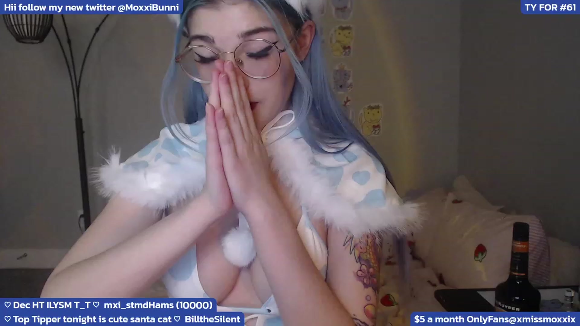 Gallery image thumbnail from MoxxiBunni's myfreecams stream on, 12/17/2023, 03:36 image 4 of 20
