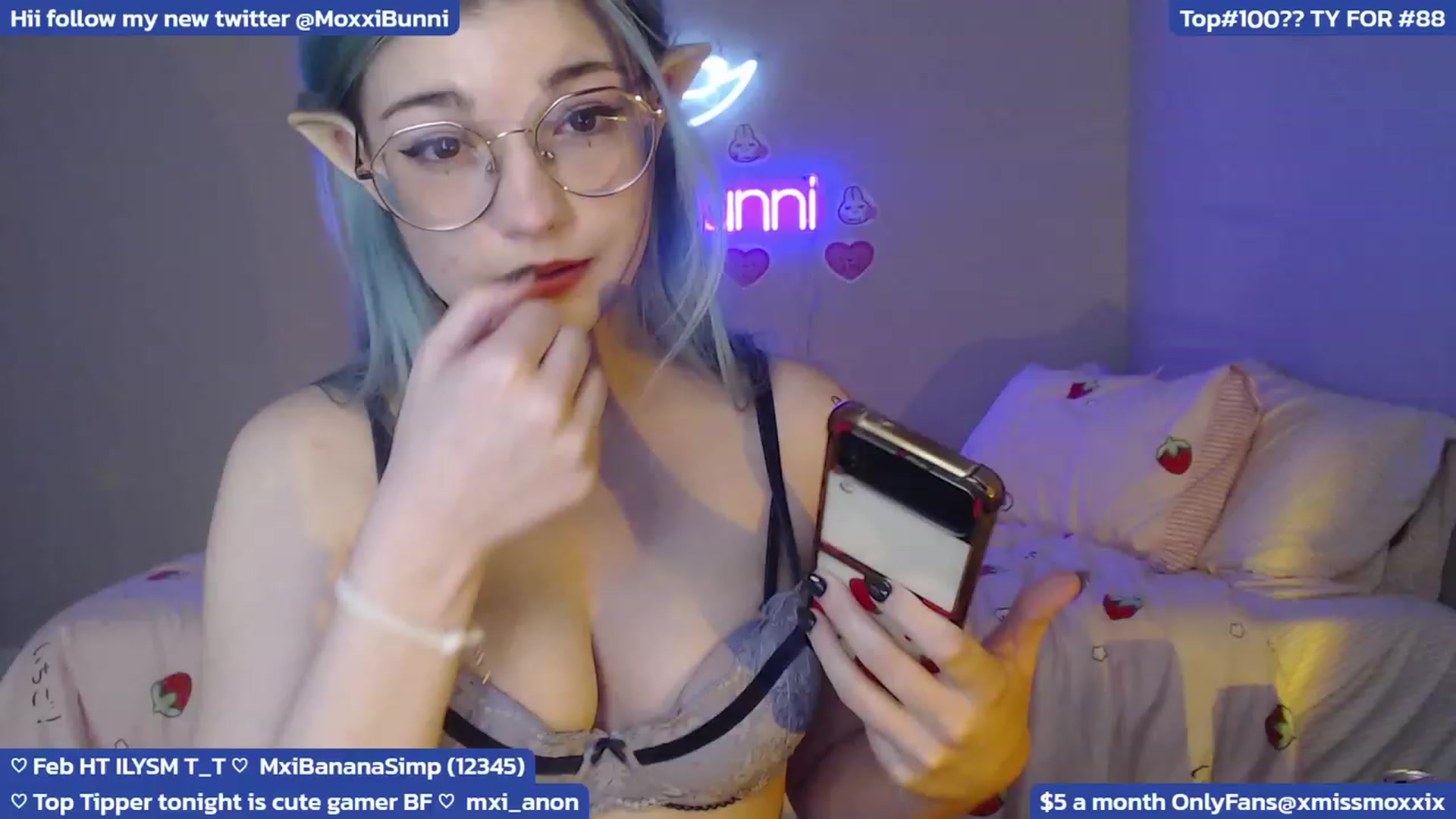 Gallery image thumbnail from MoxxiBunni's myfreecams stream on, 02/18/2024, 05:40 image 9 of 20