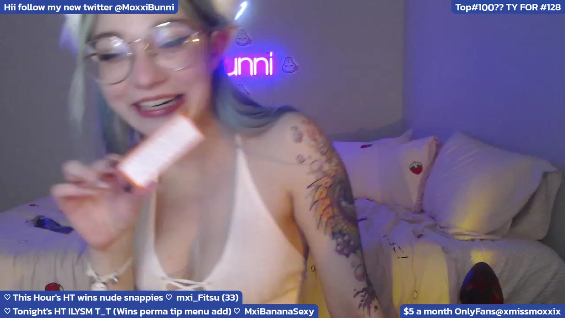 Gallery image thumbnail from MoxxiBunni's myfreecams stream on, 03/10/2024, 07:51 image 13 of 20