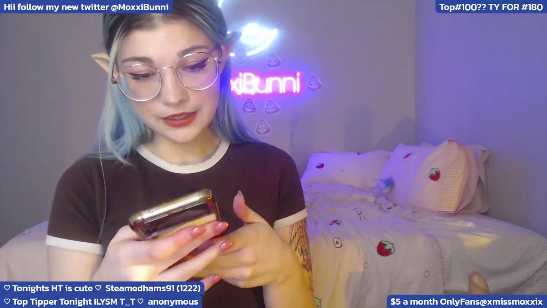 Gallery image thumbnail from MoxxiBunni's myfreecams stream on, 03/31/2024, 05:58 image 1 of 20
