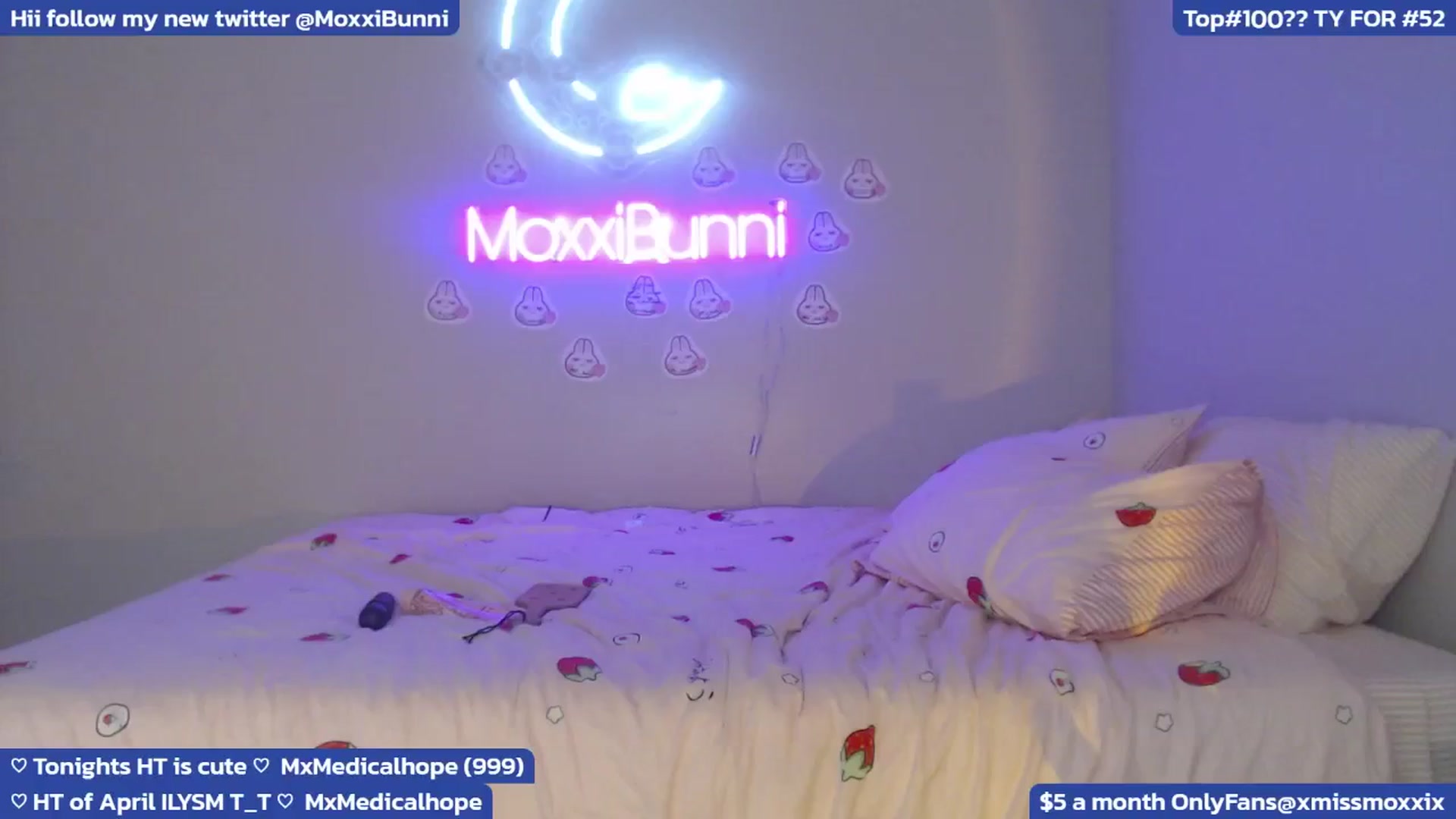 Gallery image thumbnail from MoxxiBunni's myfreecams stream on, 05/03/2024, 04:35 image 2 of 20