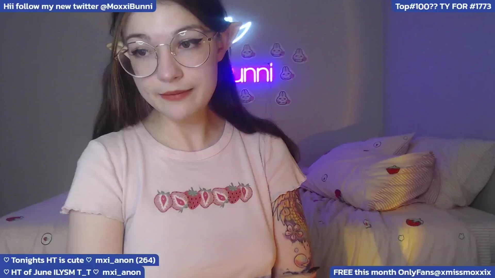 Gallery image thumbnail from MoxxiBunni's myfreecams stream on, 06/15/2024, 05:55 image 3 of 20