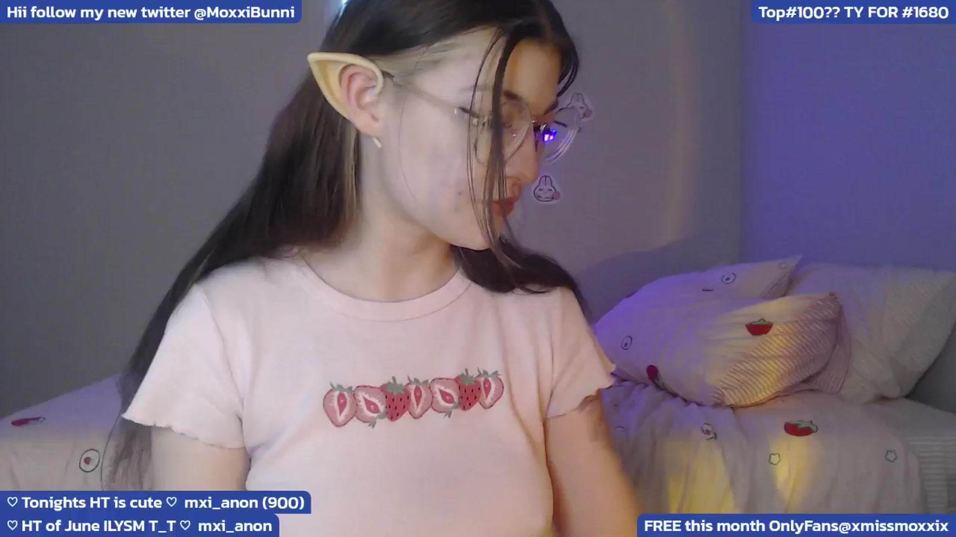 Gallery image thumbnail from MoxxiBunni's myfreecams stream on, 06/15/2024, 05:55 image 4 of 20