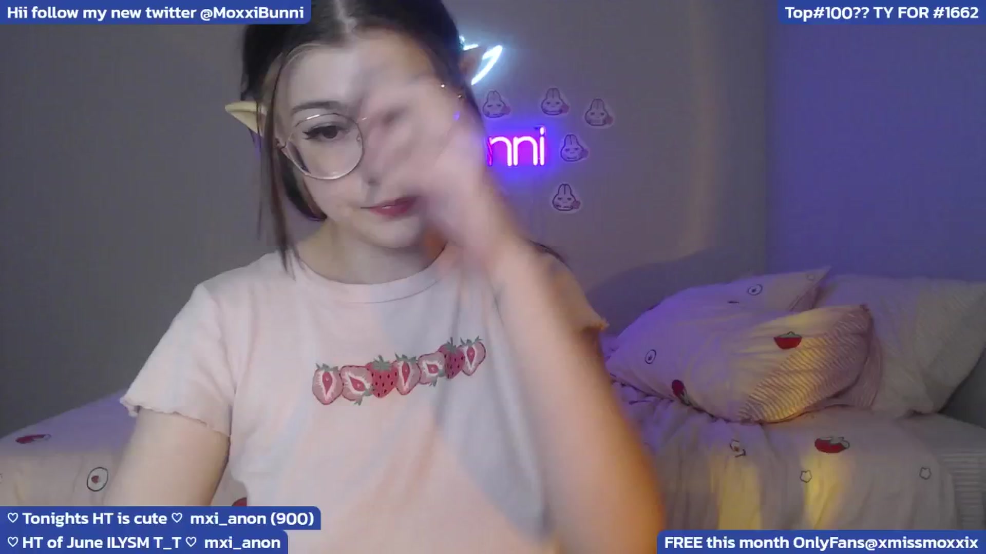 Gallery image thumbnail from MoxxiBunni's myfreecams stream on, 06/15/2024, 05:55 image 9 of 20