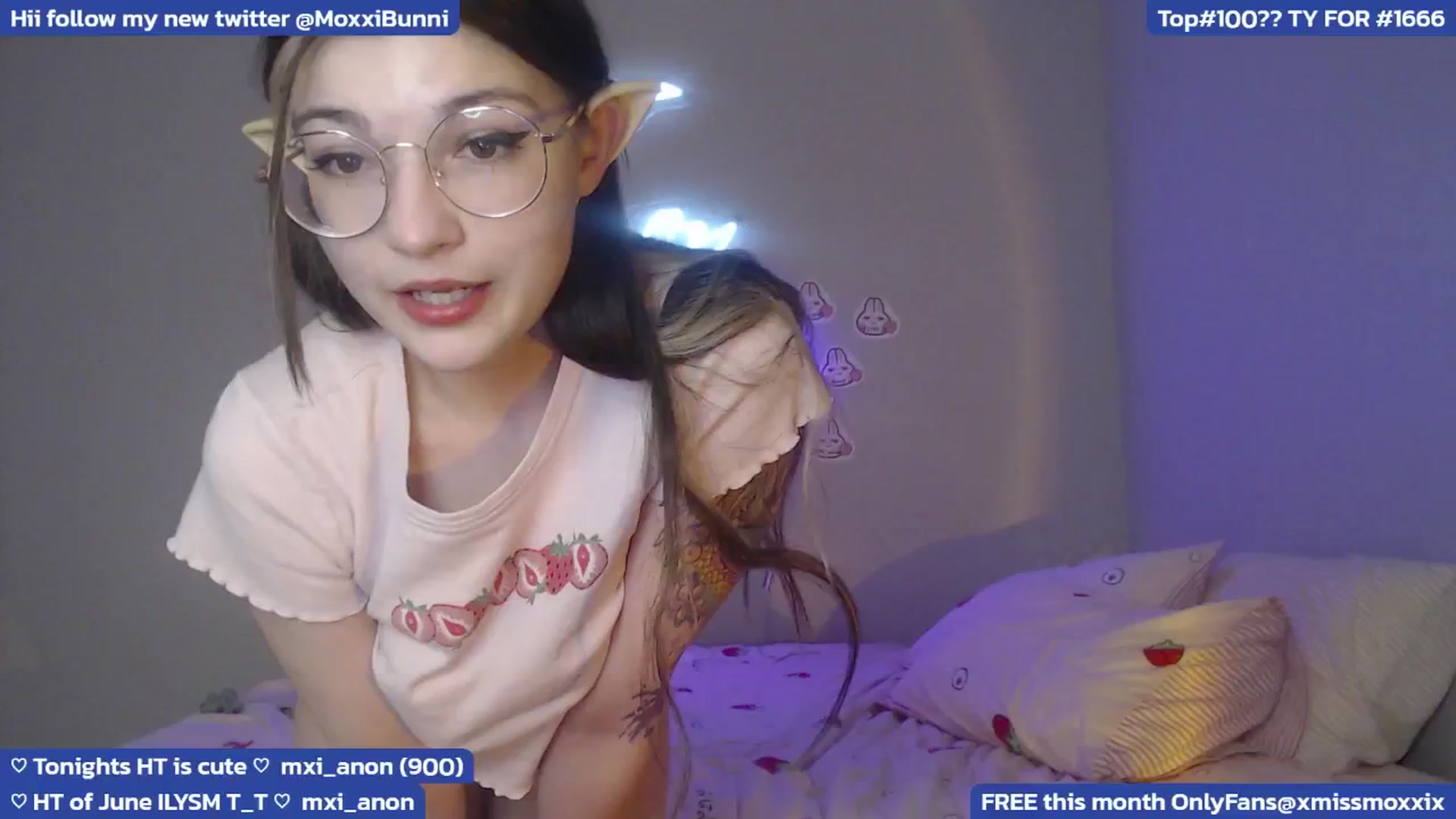 Gallery image thumbnail from MoxxiBunni's myfreecams stream on, 06/15/2024, 05:55 image 7 of 20
