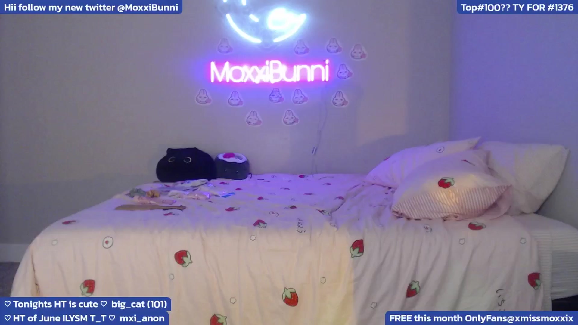 Gallery image thumbnail from MoxxiBunni's myfreecams stream on, 06/19/2024, 04:14 image 12 of 20