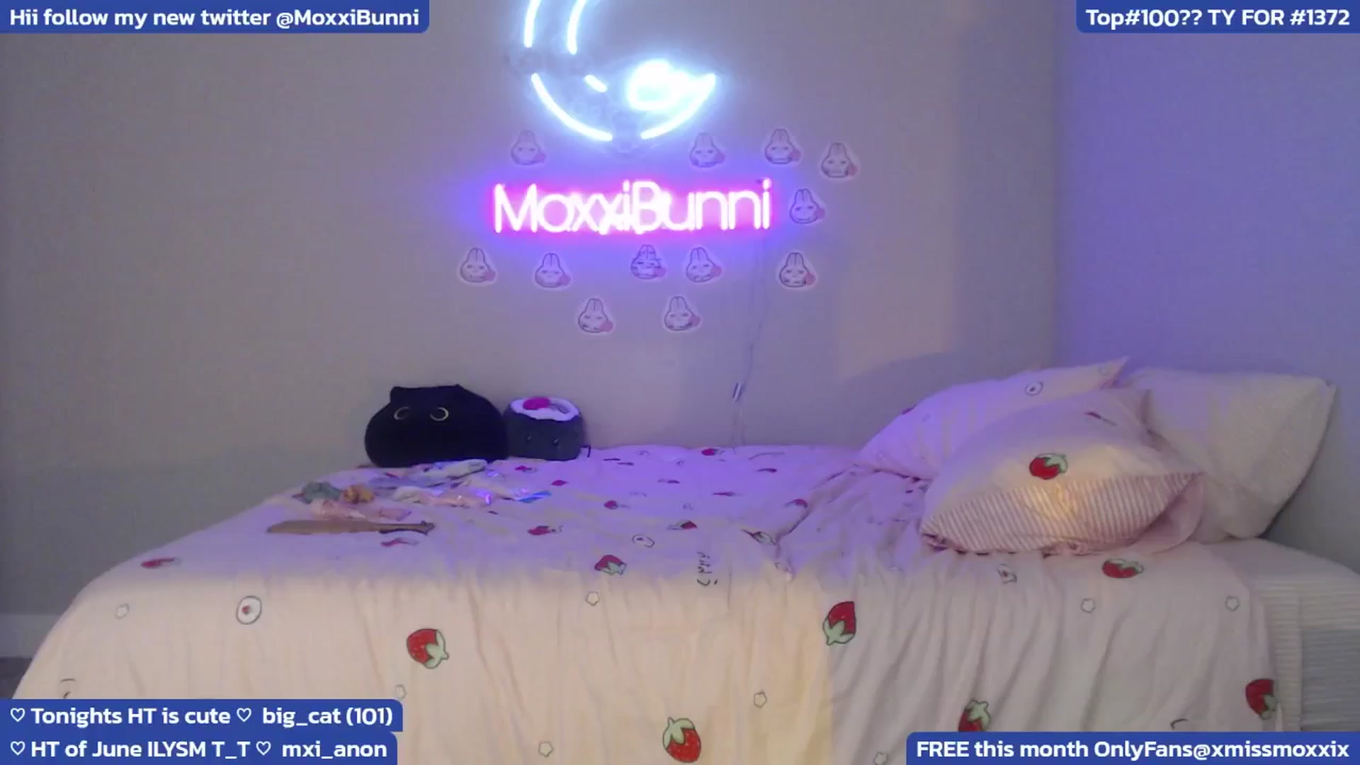 Gallery image thumbnail from MoxxiBunni's myfreecams stream on, 06/19/2024, 04:14 image 17 of 20