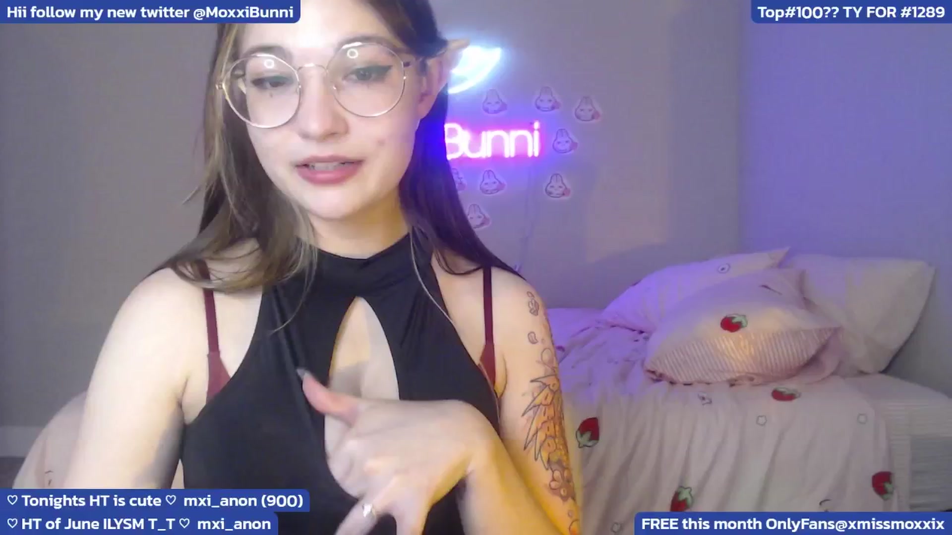 Gallery image thumbnail from MoxxiBunni's myfreecams stream on, 06/19/2024, 04:14 image 20 of 20