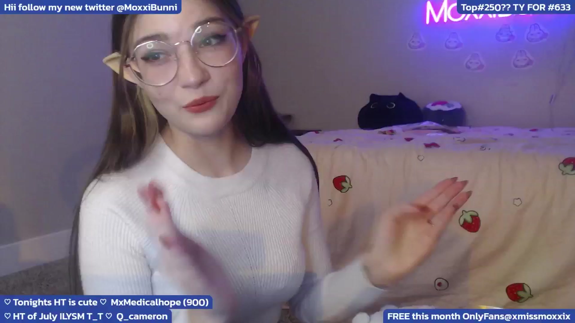 Gallery image thumbnail from MoxxiBunni's myfreecams stream on, 07/27/2024, 03:25 image 8 of 20