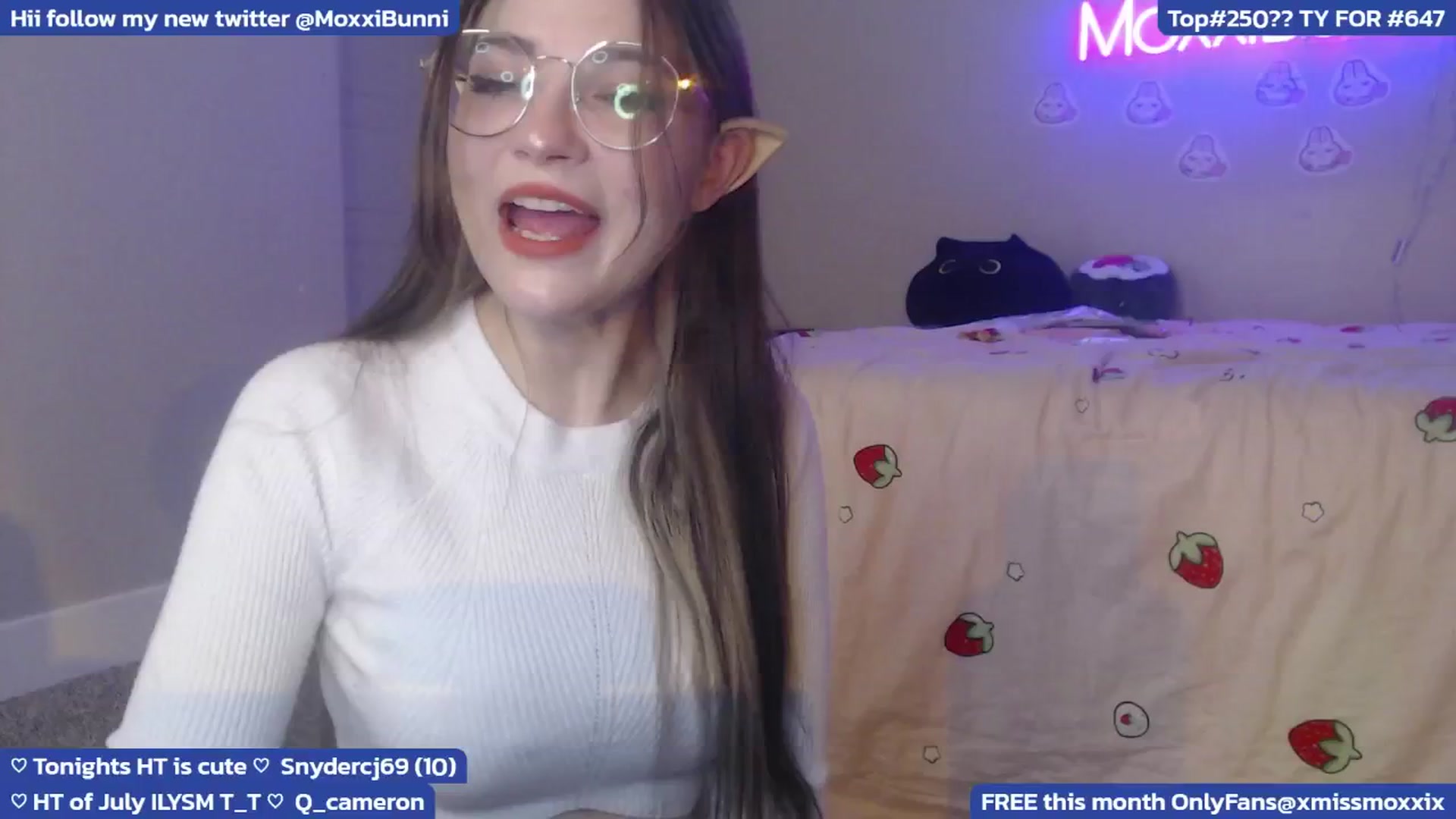 Gallery image thumbnail from MoxxiBunni's myfreecams stream on, 07/27/2024, 03:25 image 1 of 20