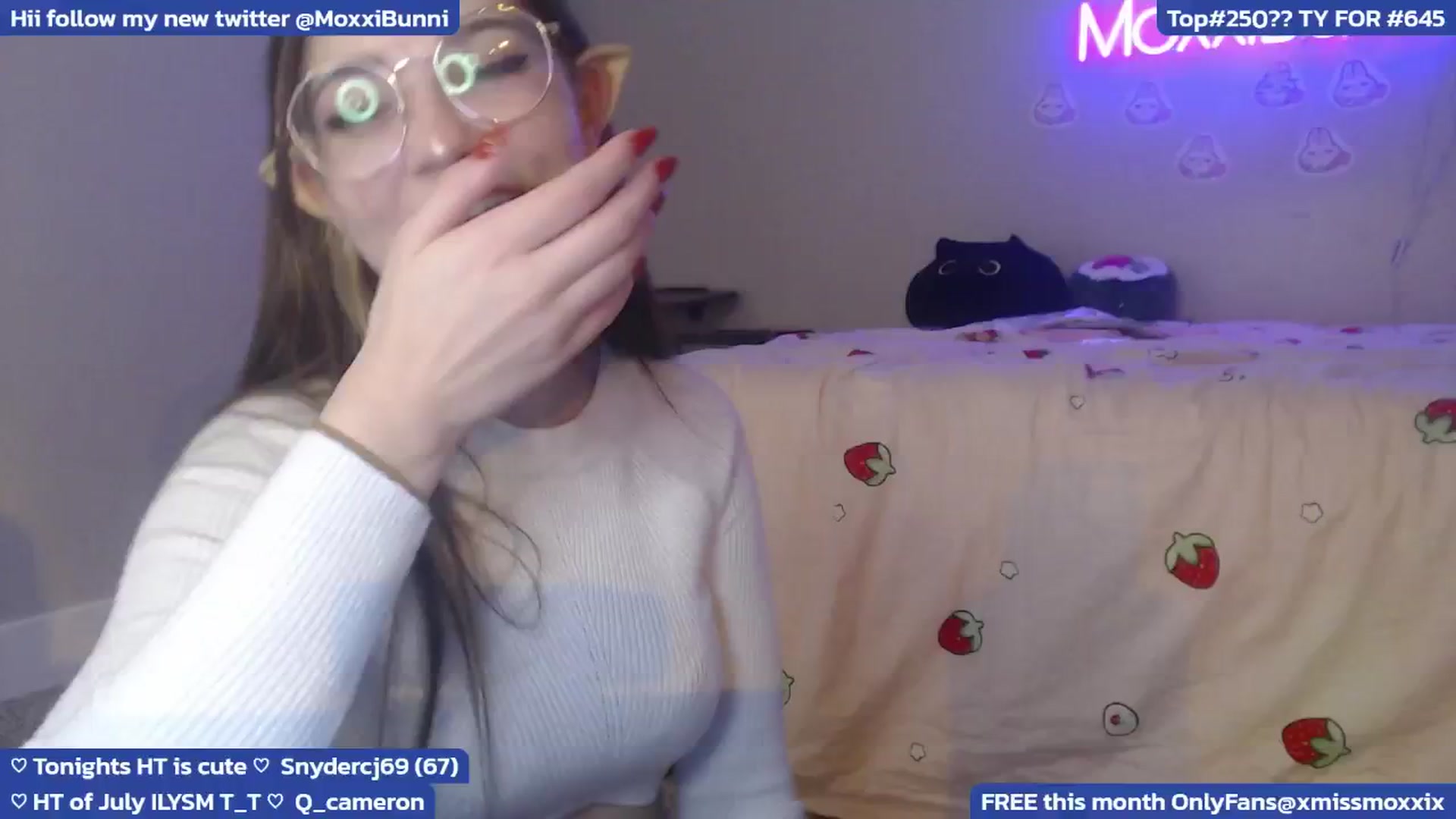 Gallery image thumbnail from MoxxiBunni's myfreecams stream on, 07/27/2024, 03:25 image 6 of 20