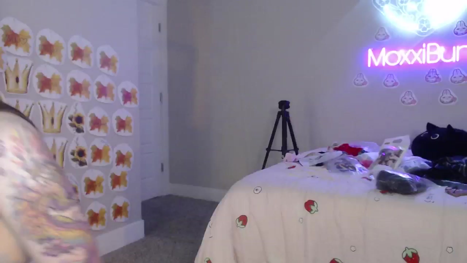 Gallery image thumbnail from MoxxiBunni's myfreecams stream on, 10/16/2024, 04:31 image 15 of 20