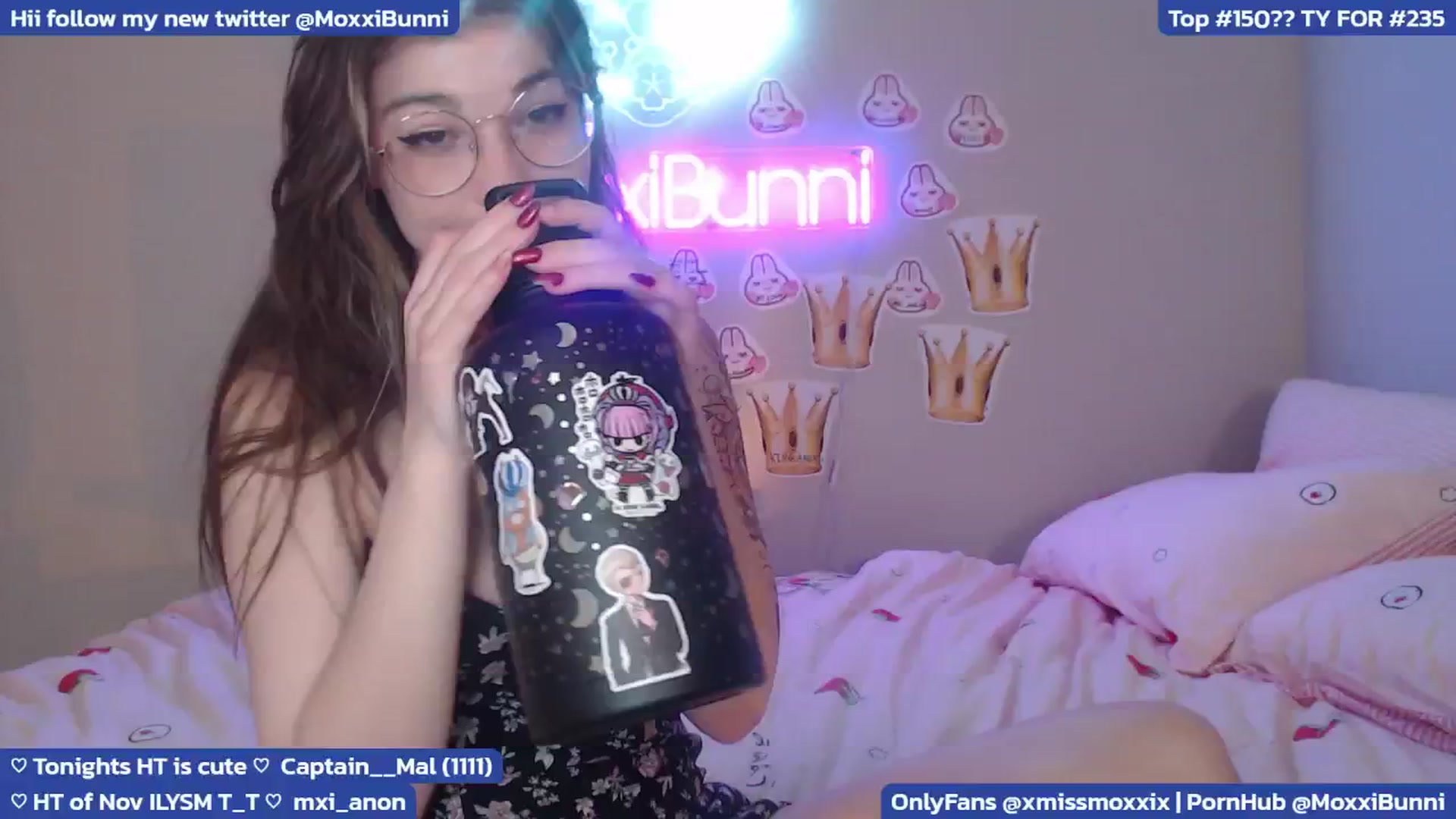 Gallery image thumbnail from MoxxiBunni's myfreecams stream on, 11/19/2024, 06:02 image 11 of 20