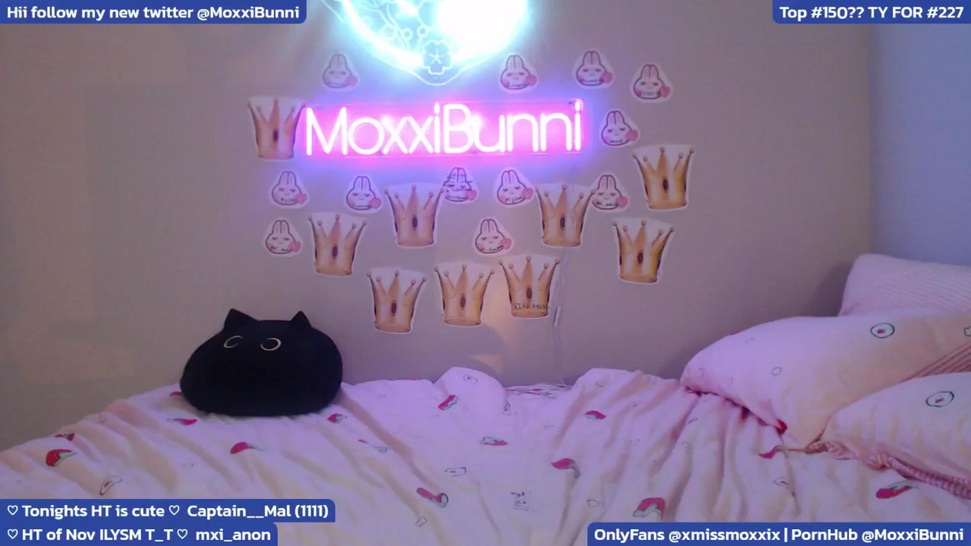 Gallery image thumbnail from MoxxiBunni's myfreecams stream on, 11/19/2024, 06:02 image 14 of 20
