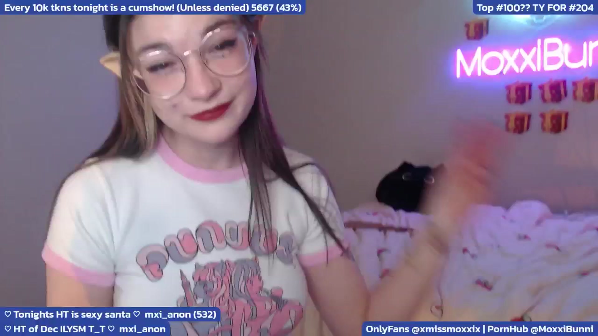 Gallery image thumbnail from MoxxiBunni's myfreecams stream on, 12/27/2024, 05:21 image 13 of 20