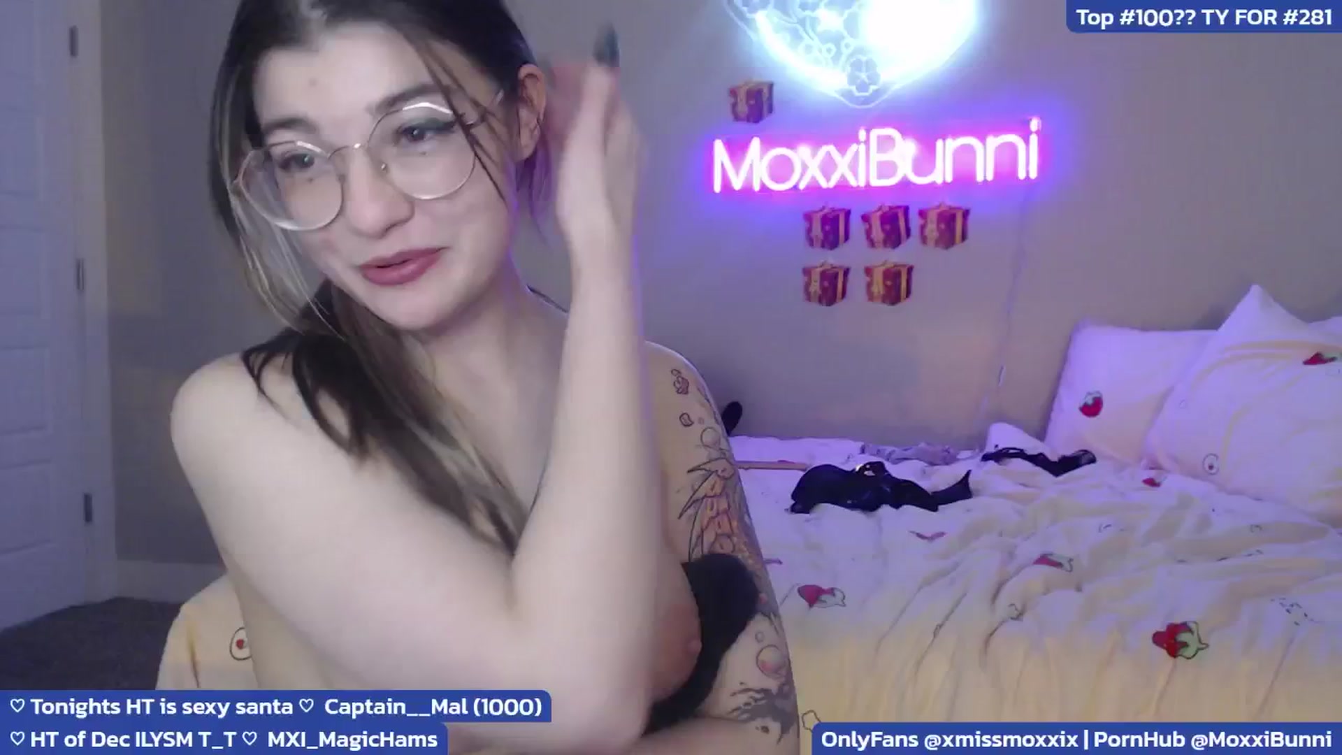 Gallery image thumbnail from MoxxiBunni's myfreecams stream on, 01/12/2025, 06:37 image 15 of 20