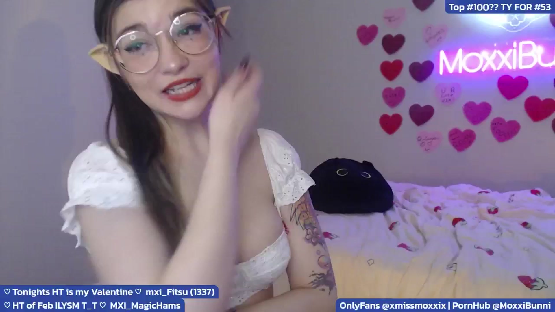 Gallery image thumbnail from MoxxiBunni's myfreecams stream on, 02/17/2025, 24:02 image 20 of 20