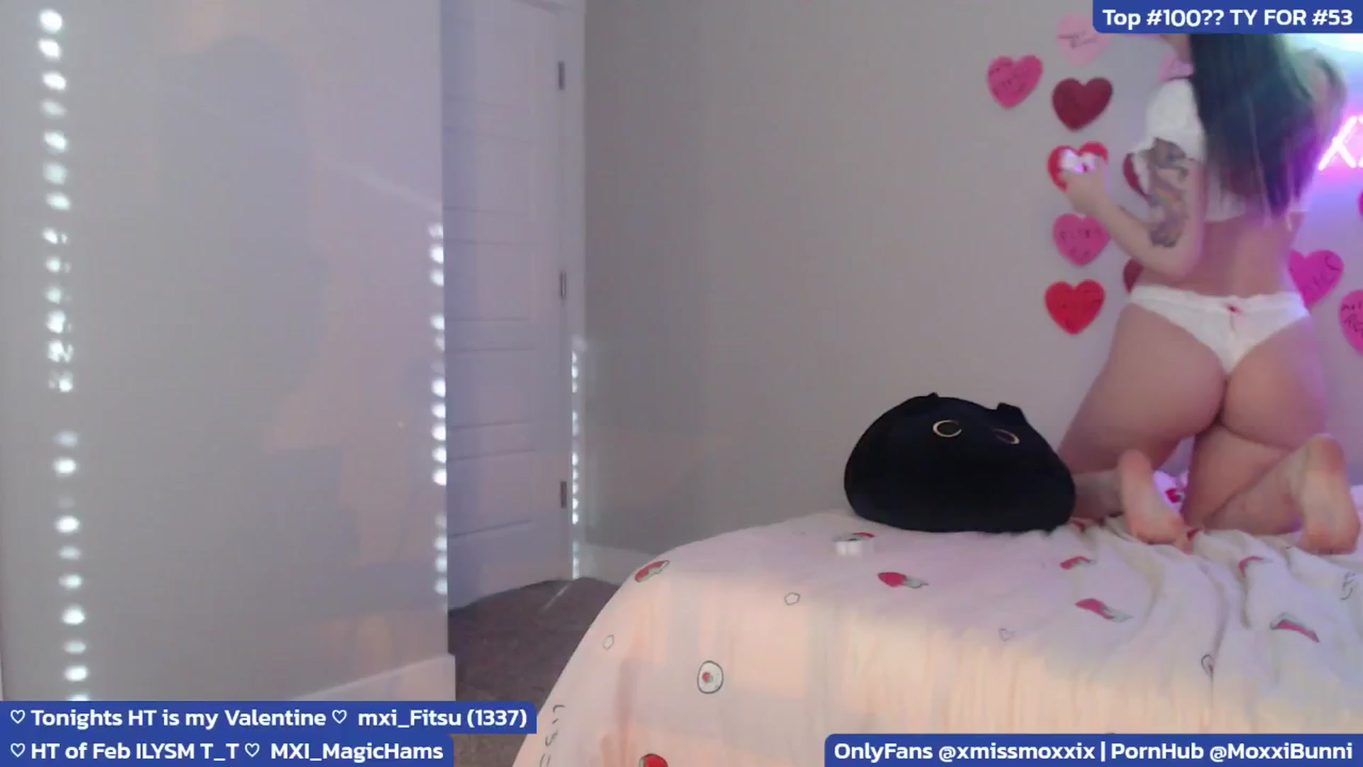 Gallery image thumbnail from MoxxiBunni's myfreecams stream on, 02/17/2025, 24:02 image 14 of 20