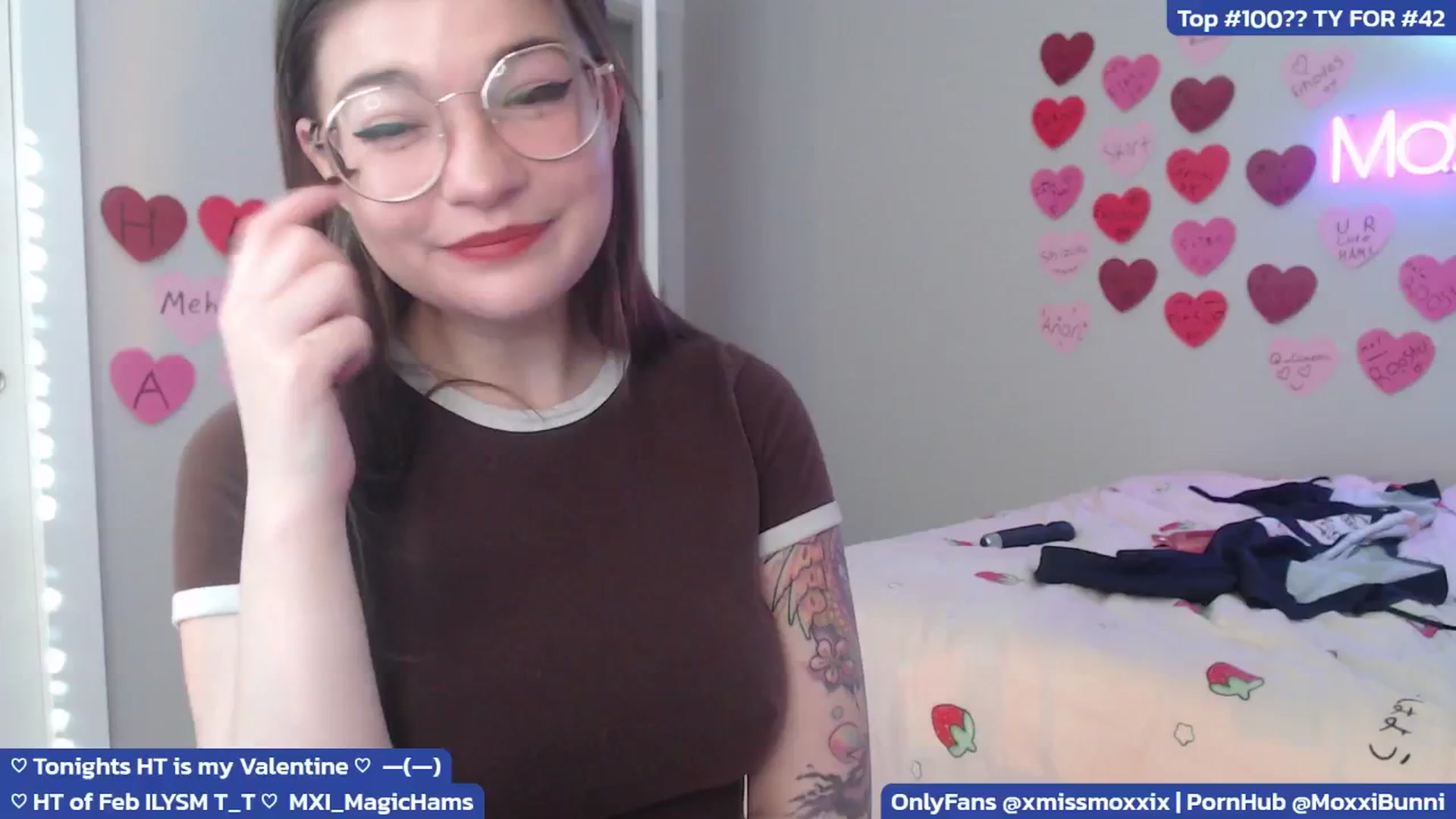 Gallery image thumbnail from MoxxiBunni's myfreecams stream on, 02/25/2025, 24:02 image 4 of 20