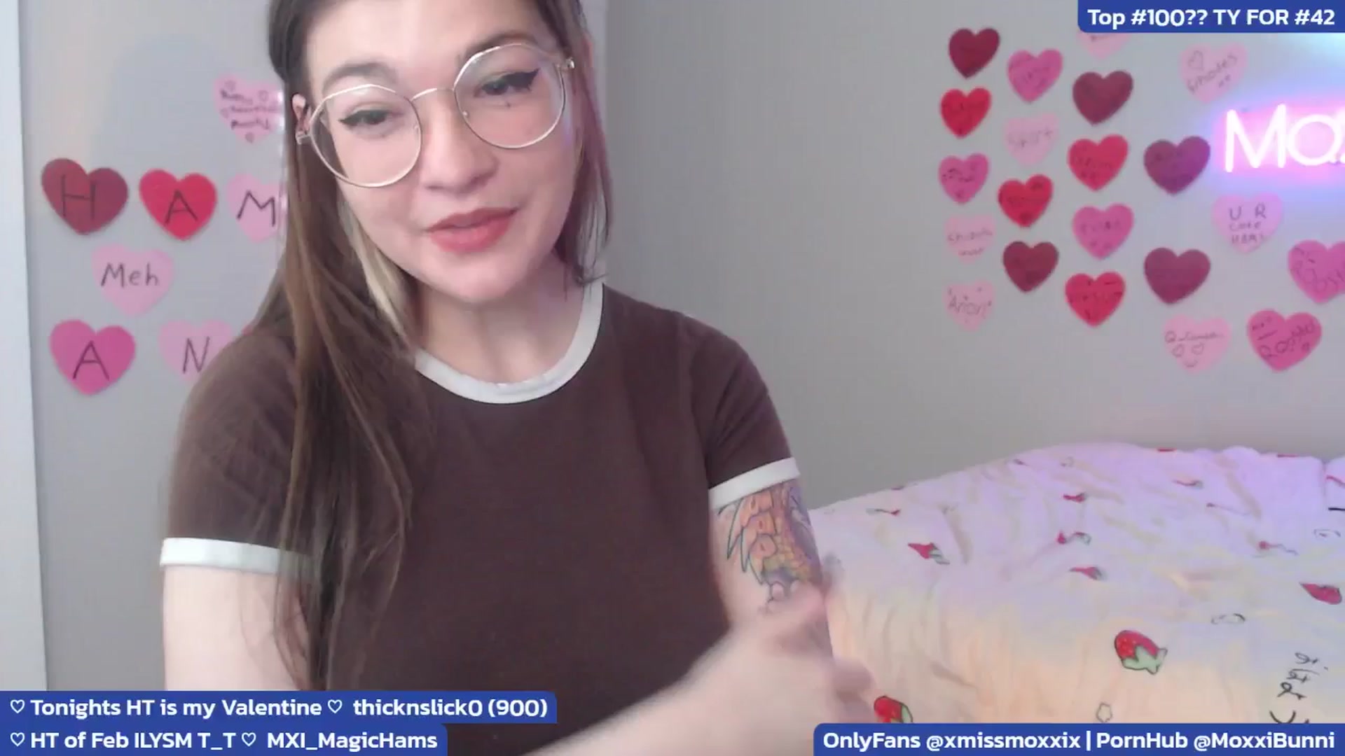 Gallery image thumbnail from MoxxiBunni's myfreecams stream on, 02/25/2025, 24:02 image 15 of 20