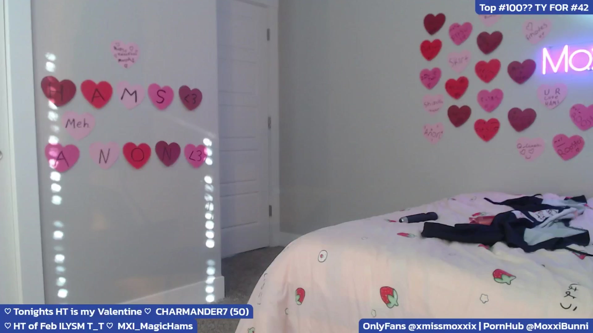 Gallery image thumbnail from MoxxiBunni's myfreecams stream on, 02/25/2025, 24:02 image 7 of 20