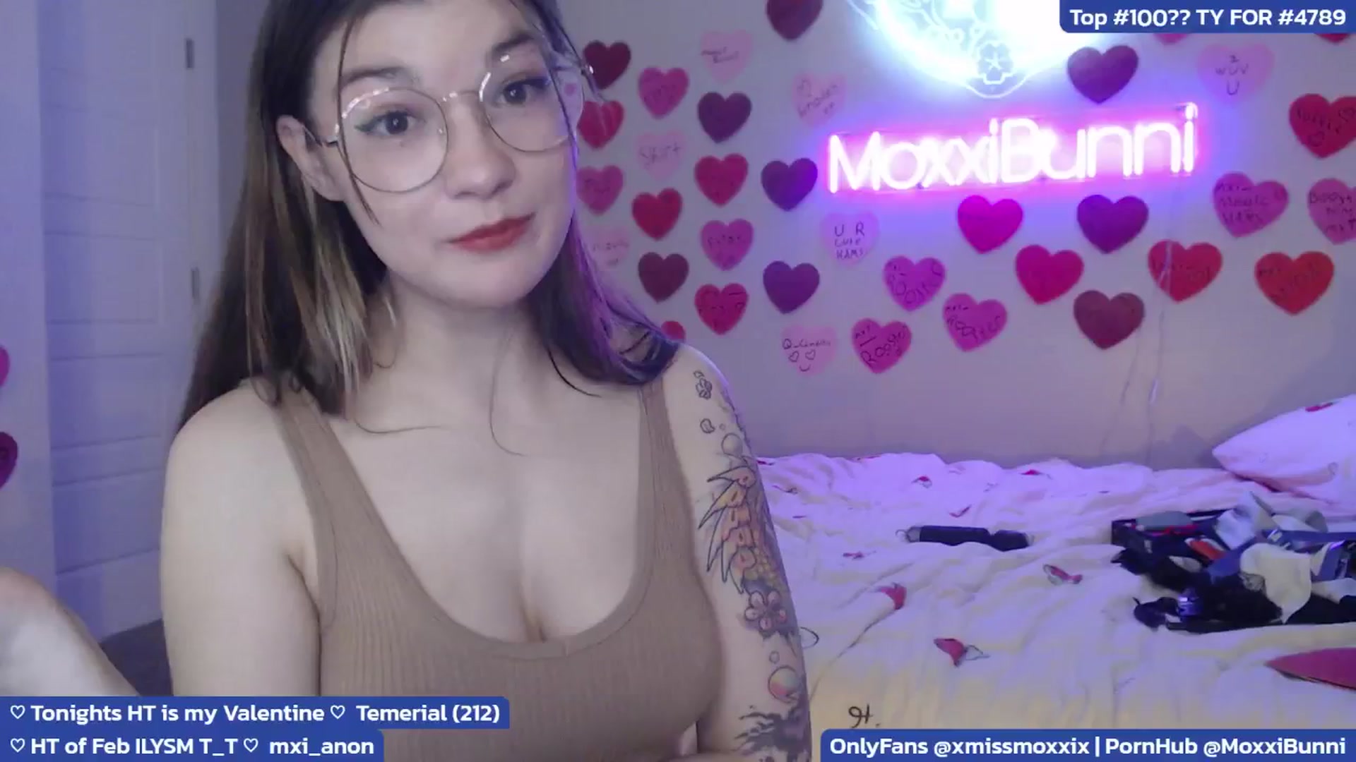 Gallery image thumbnail from MoxxiBunni's myfreecams stream on, 03/29/2025, 04:43 image 12 of 20
