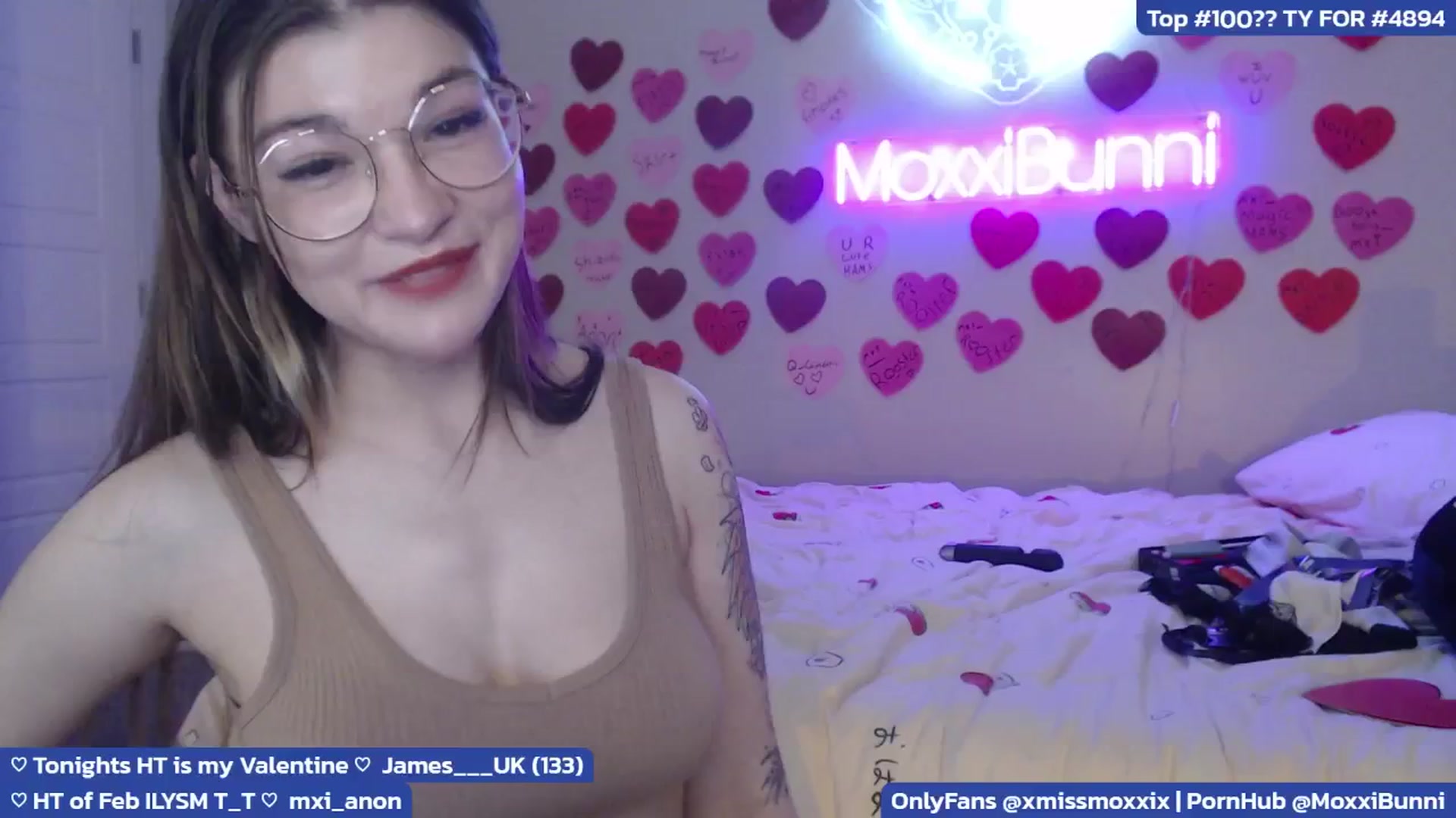 Gallery image thumbnail from MoxxiBunni's myfreecams stream on, 03/29/2025, 04:43 image 8 of 20