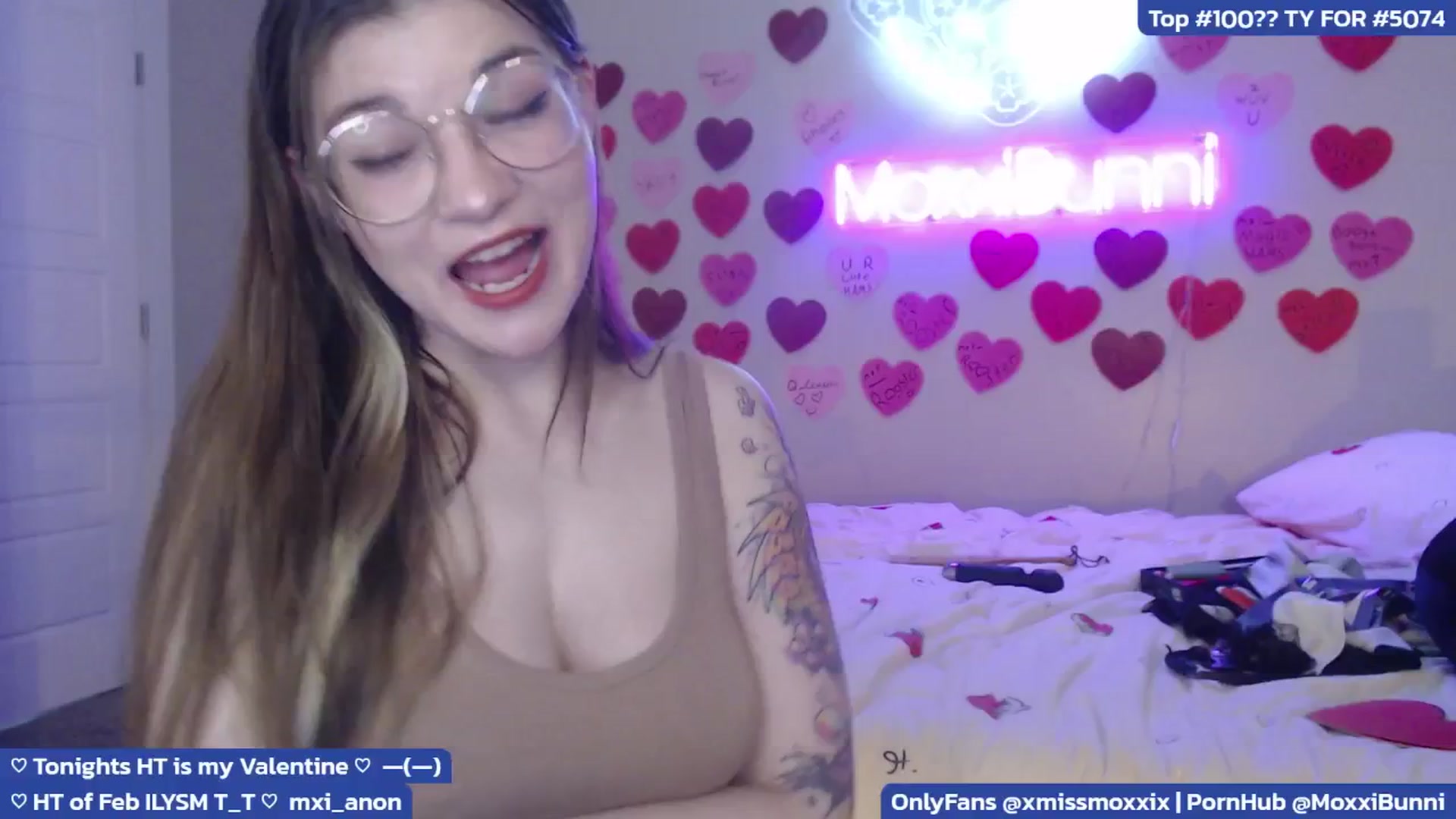 Gallery image thumbnail from MoxxiBunni's myfreecams stream on, 03/29/2025, 04:43 image 2 of 20