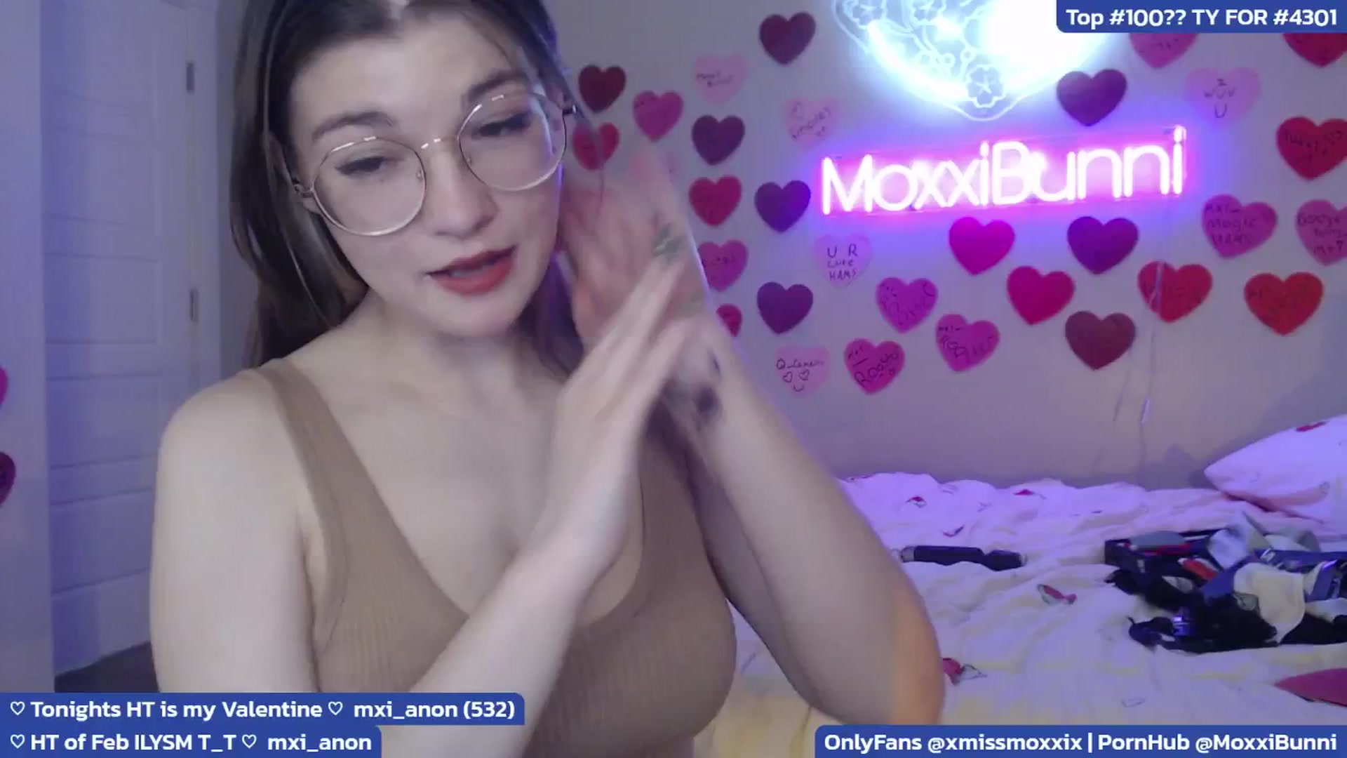 Gallery image thumbnail from MoxxiBunni's myfreecams stream on, 03/29/2025, 04:43 image 17 of 20