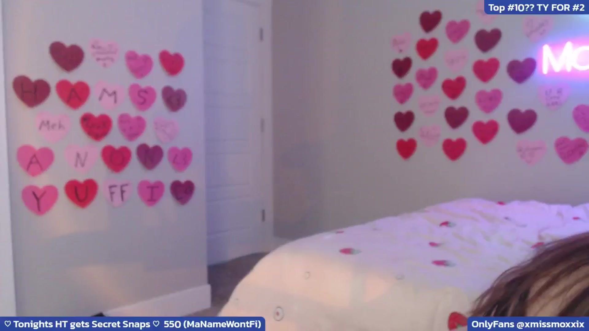 Gallery image thumbnail from MoxxiBunni's myfreecams stream on, 04/04/2025, 24:28 image 15 of 20